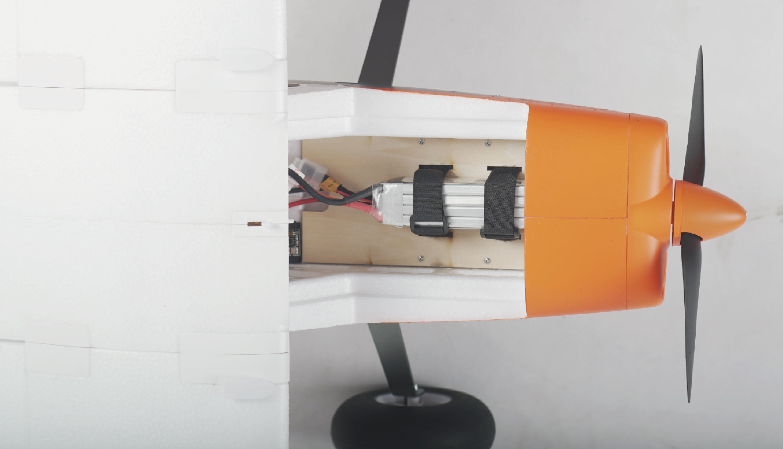 EAN 4260768510111 - Amewi Tasman modelo controlado por radio Avión Motor eléctrico imagen 5