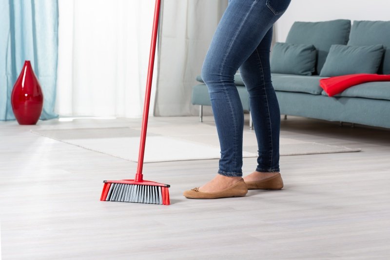 EAN 4023103173286 - Vileda 4023103173286 escoba Interior Cerda dura Gris, Rojo imagen 9