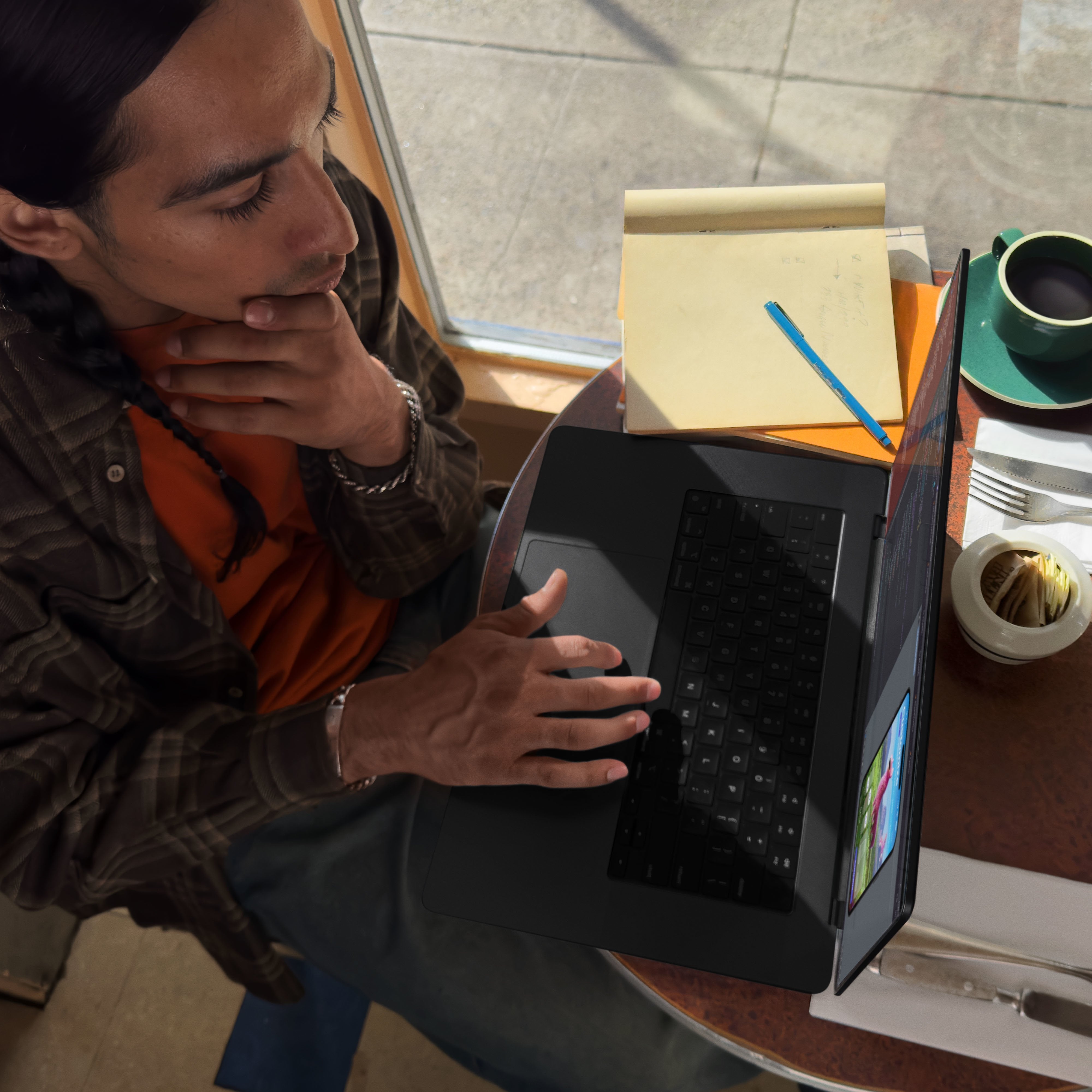 EAN 195949079030 - Apple MacBook Pro Apple M M3 Max Portátil 36,1 cm (14.2") 36 GB 1 TB SSD Wi-Fi 6E (802.11ax) macOS Sonoma imagen 4