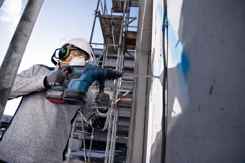 EAN 3165140996037 - Bosch GBH 18V-34 CF Professional 500 RPM SDS Plus 5,9 kg Negro, Azul imagen 6