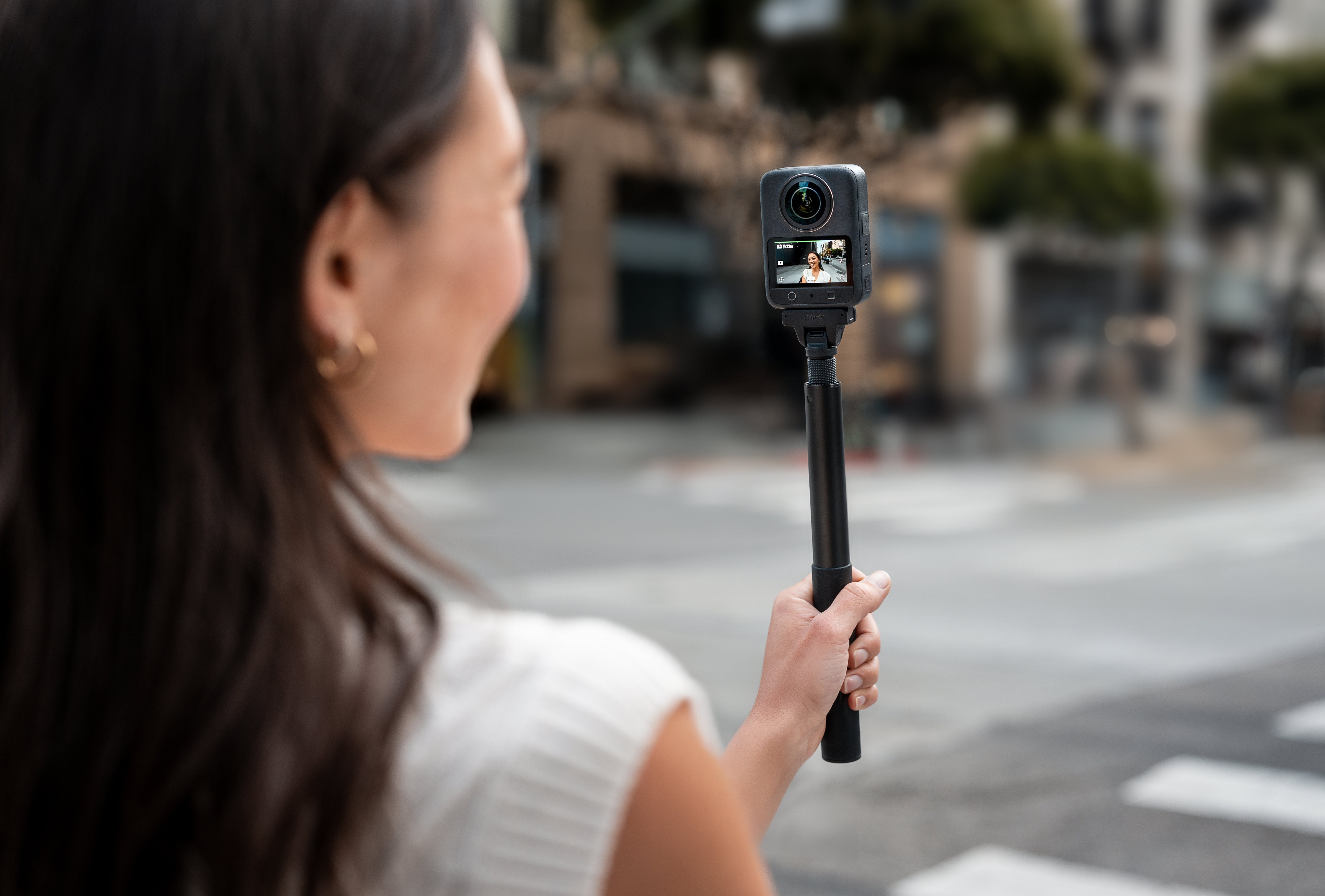 EAN 6937224110519 - DJI Osmo 360 cámara para deporte de acción 120 MP 8K Ultra HD CMOS 25,4 / 1,1 mm (1 / 1.1") Wifi 183 g imagen 21