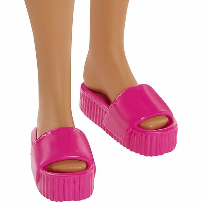 Mattel Muñeca Barbie Loves The Ocean Con Vestido Arcoíris Grb38