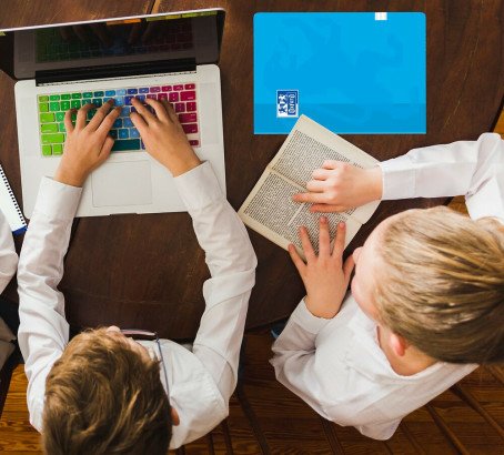 Oxford Classic Pack De 10 Libretas Grapadas Formato A4 Horizontal 1 Linea - 48 Hojas Con Margen - Tapa Blanda Plastificada - Colores Surtidos