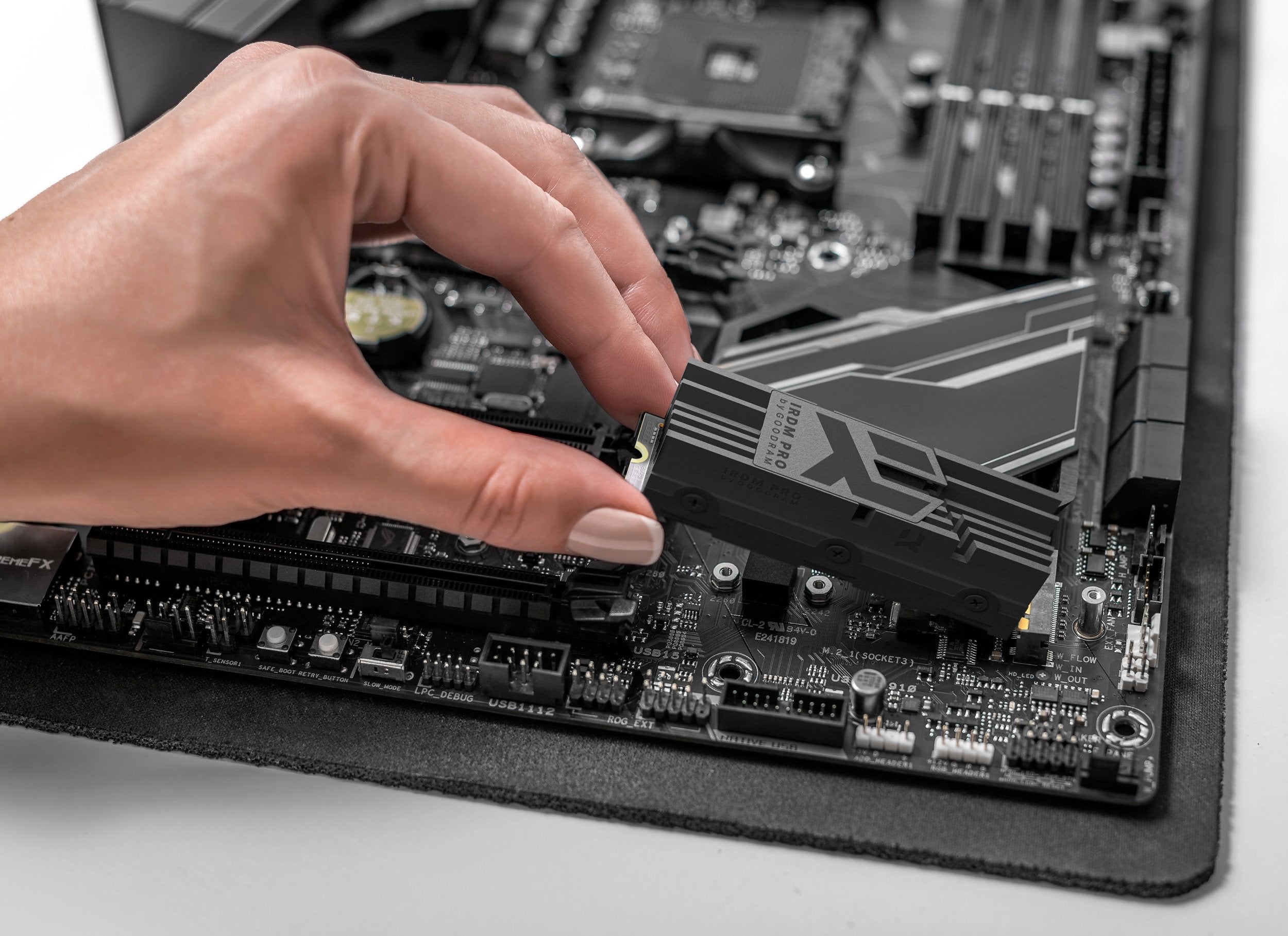EAN 5908267961414 - Goodram IRDM PRO M.2 SSD 2 TB PCI Express 4.0 NVMe 3D TLC imagen 4