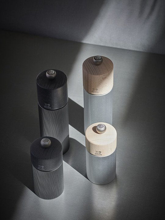 Molinillo De Sal Madera/Aluminio Peugeot Line 18 Cm Grafito