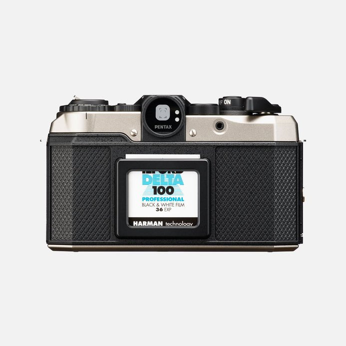 Pentax 17, Cámara Negra/Plateada Tpen17c