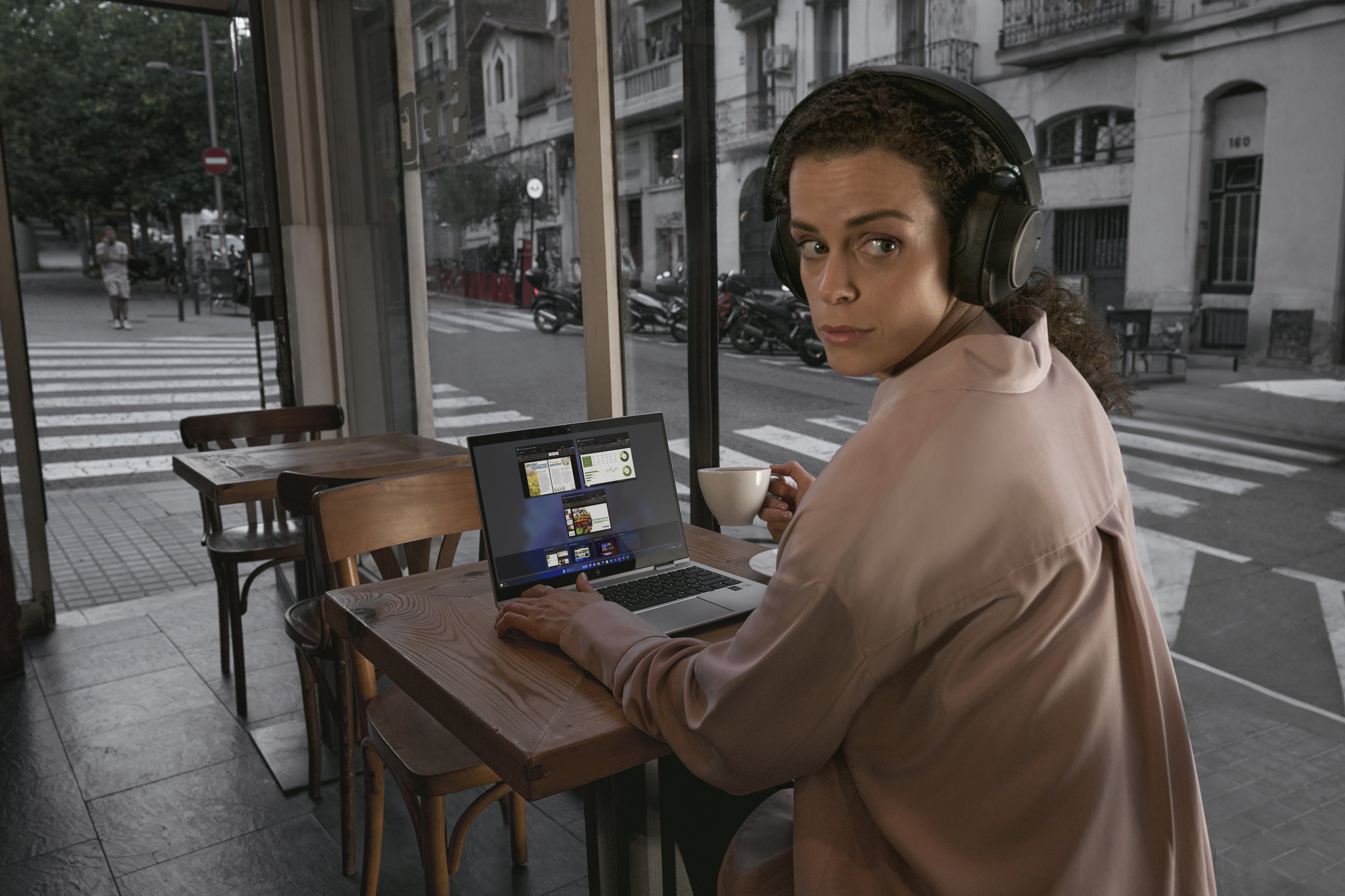 Portatil Hp Ebultrag1q X1e7810 14 32gb/1t Spai