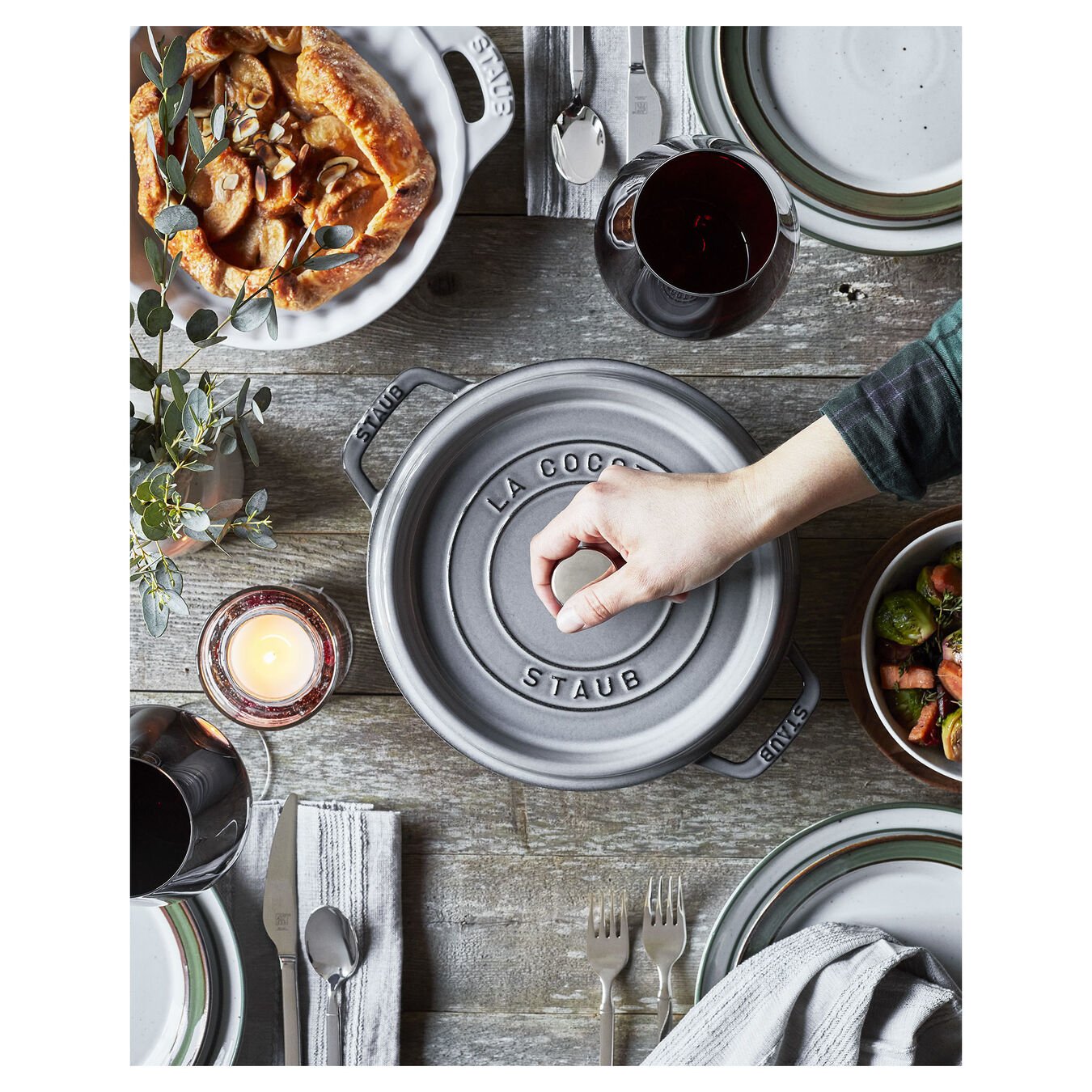 Olla Staub Round Cocotte, 24cm Cast Iron, Graphite Grey