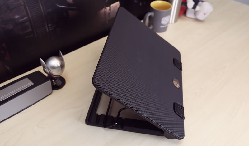 Coolermaster Base Refrigeradora Port. Ergostand Iv Negro/1 Ventilador/4xusb 2.0/1 Micro Usb/17 R9-Nbs-E42k-Gp