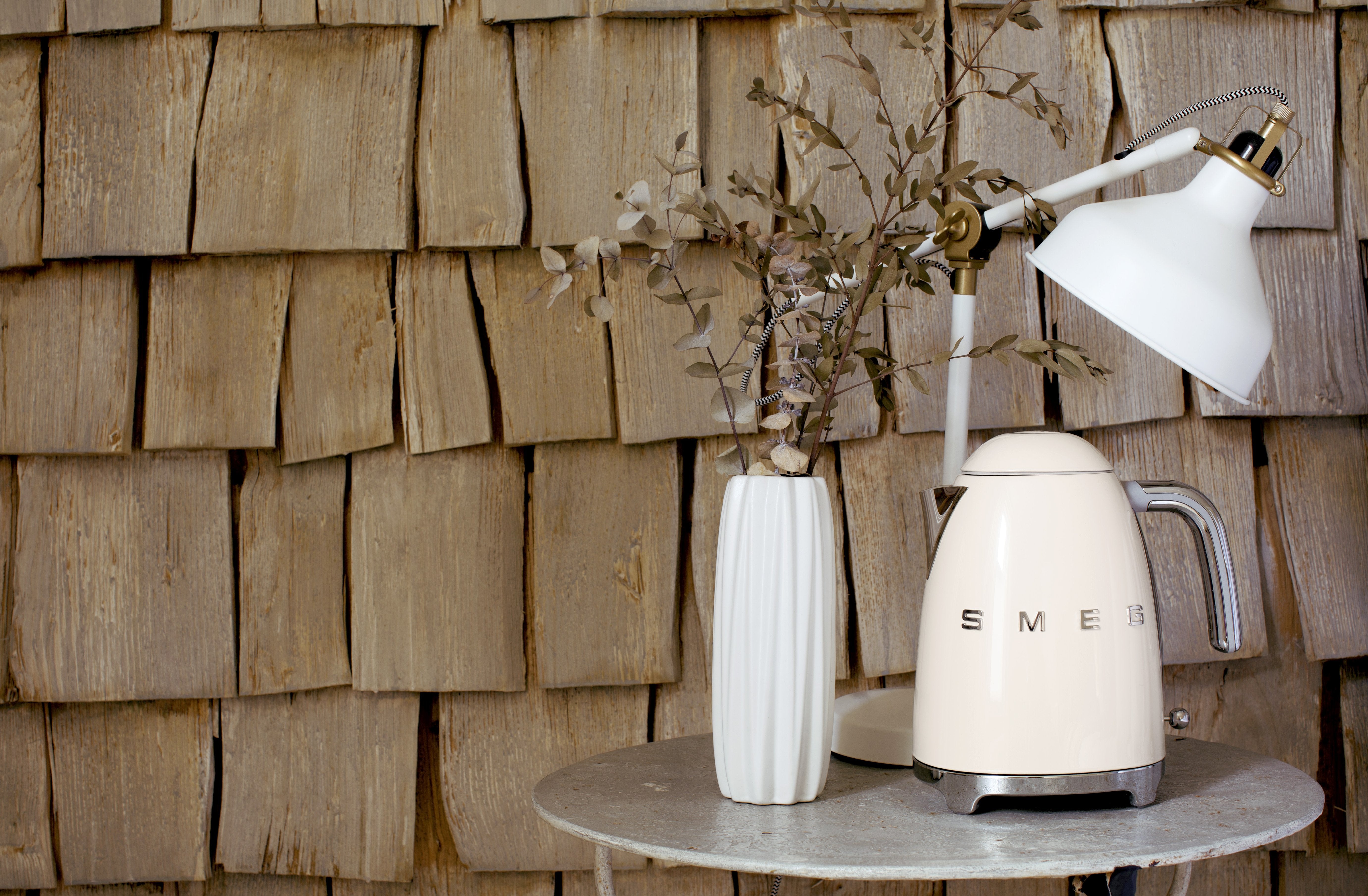 EAN 8017709227852 - Smeg KLF03CREU tetera eléctrica 1,7 L 2400 W Crema de color imagen 11