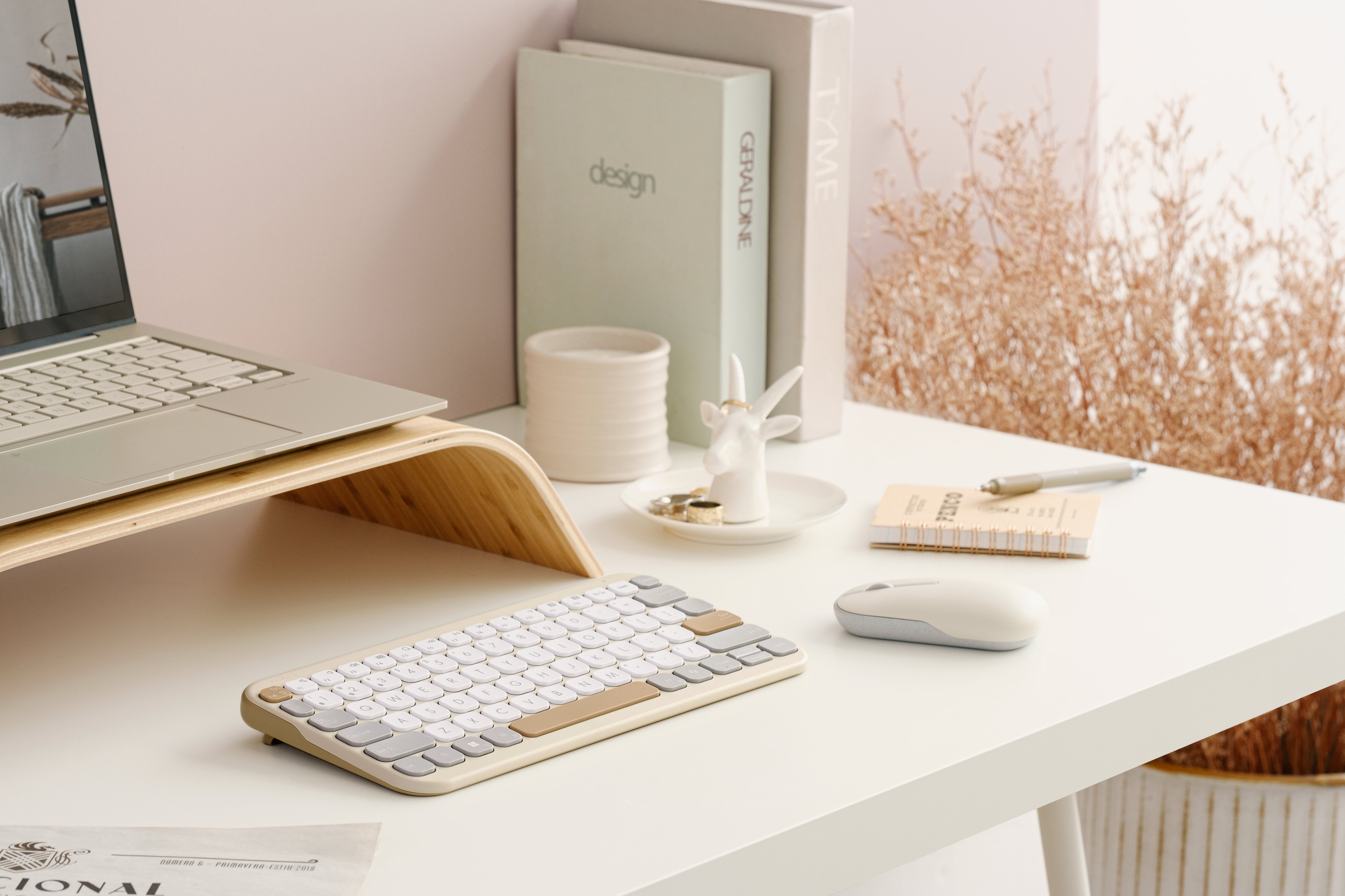 EAN 4711387539033 - ASUS Marshmallow Keyboard KW100 teclado Hogar Bluetooth QWERTZ Alemán Beige, Gris, Blanco imagen 11