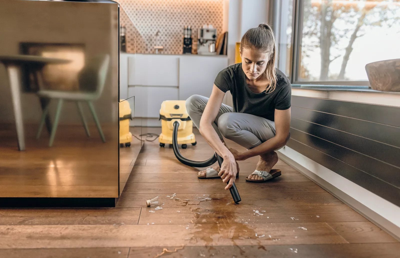 EAN 4054278655659 - Kärcher WD 2 Plus V-12/4/18 12 L Aspiradora de tambor Seca y húmeda 1000 W Bolsa para el polvo imagen 8