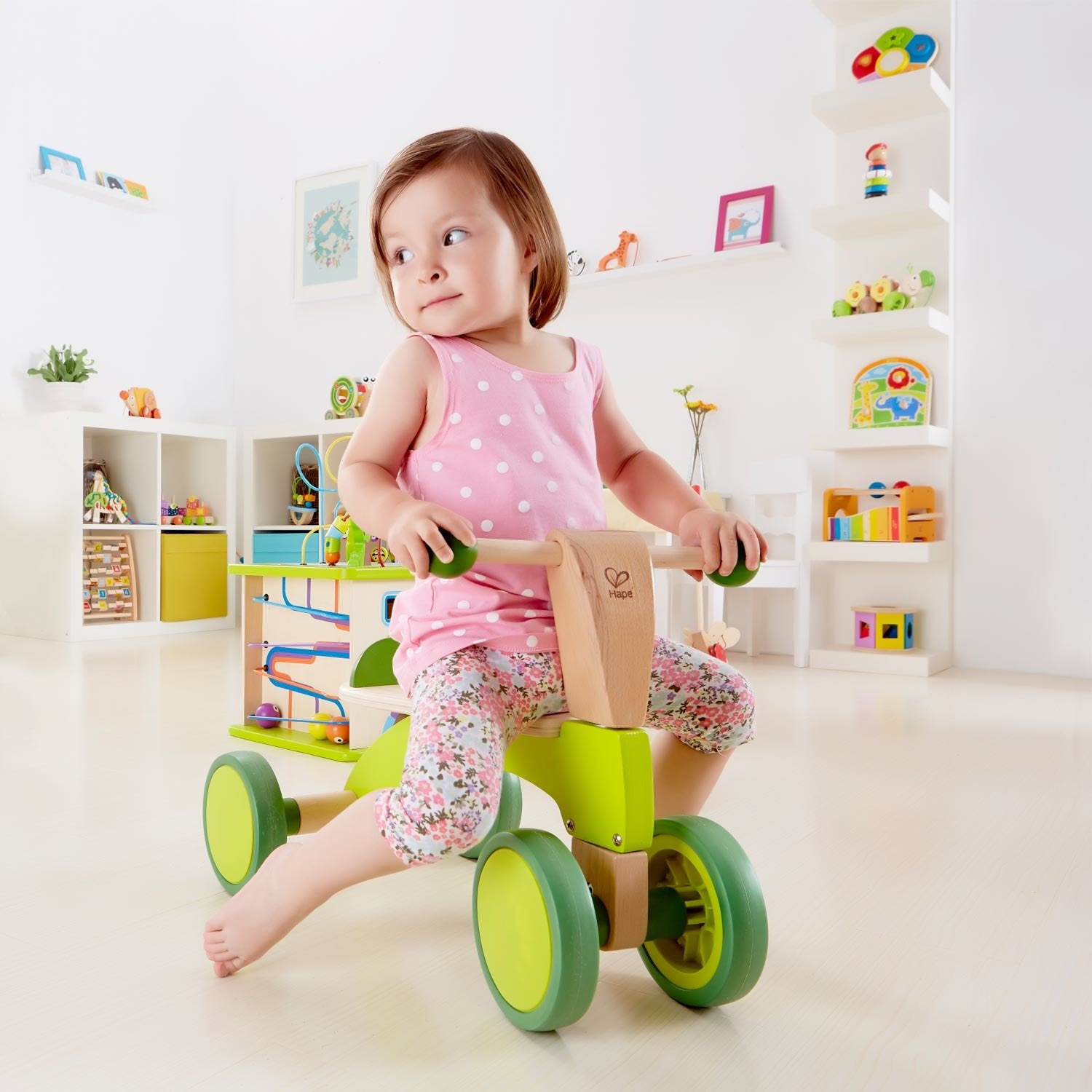 EAN 6943478006997 - Hape SCOOT-AROUND Bicicleta de equilibrio sin pedales imagen 2
