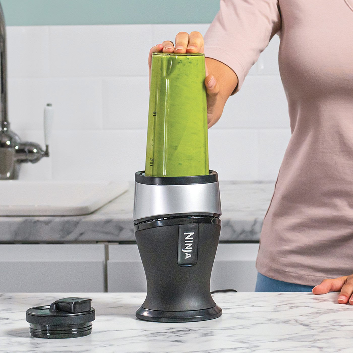 EAN 0622356239769 - Ninja QB3001 0,47 L Batidora de vaso 700 W Negro, Plata imagen 7