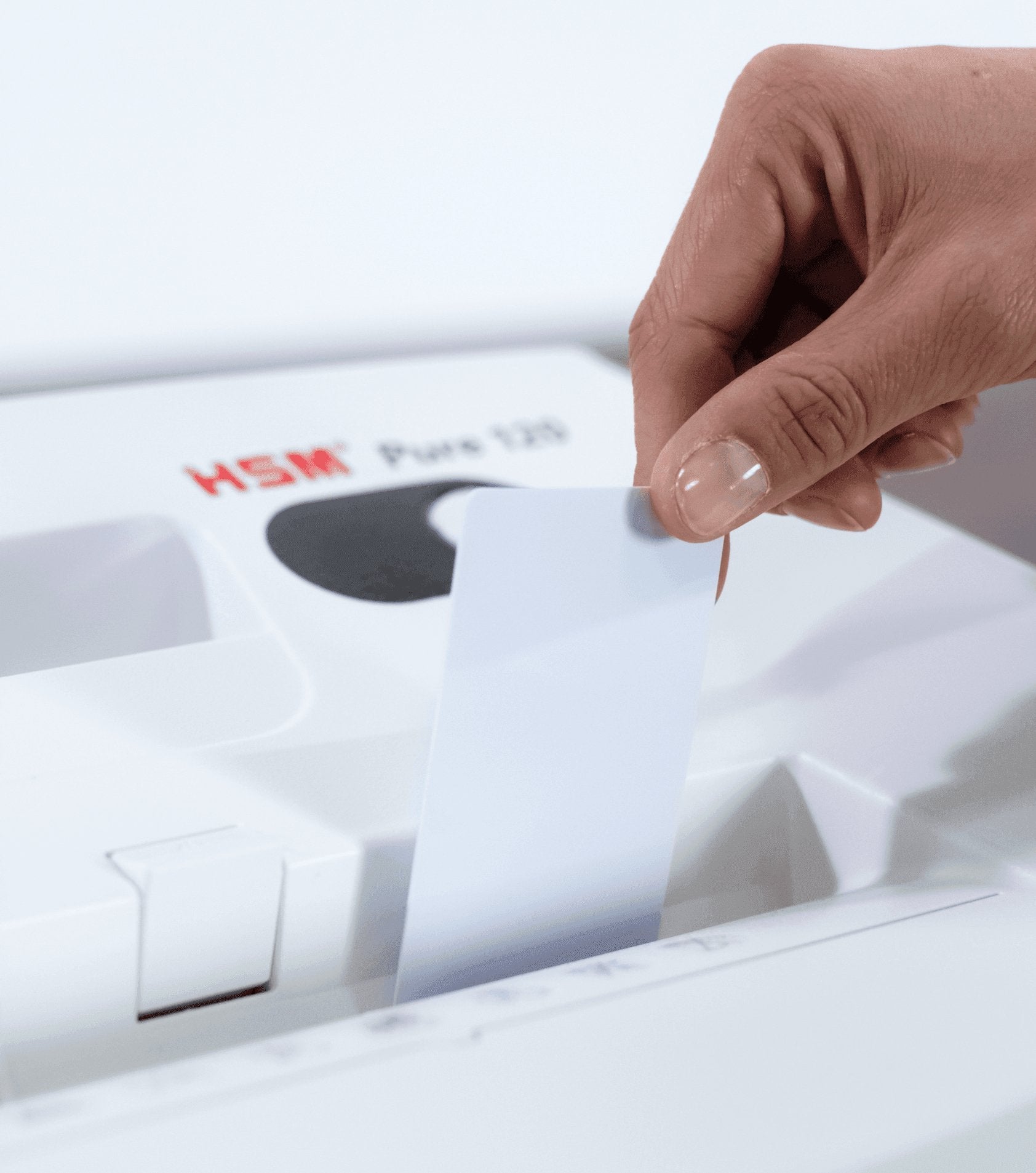 EAN 4026631054461 - HSM PURE 120 triturador de papel Corte en partículas 55 dB 22,5 cm Blanco imagen 8