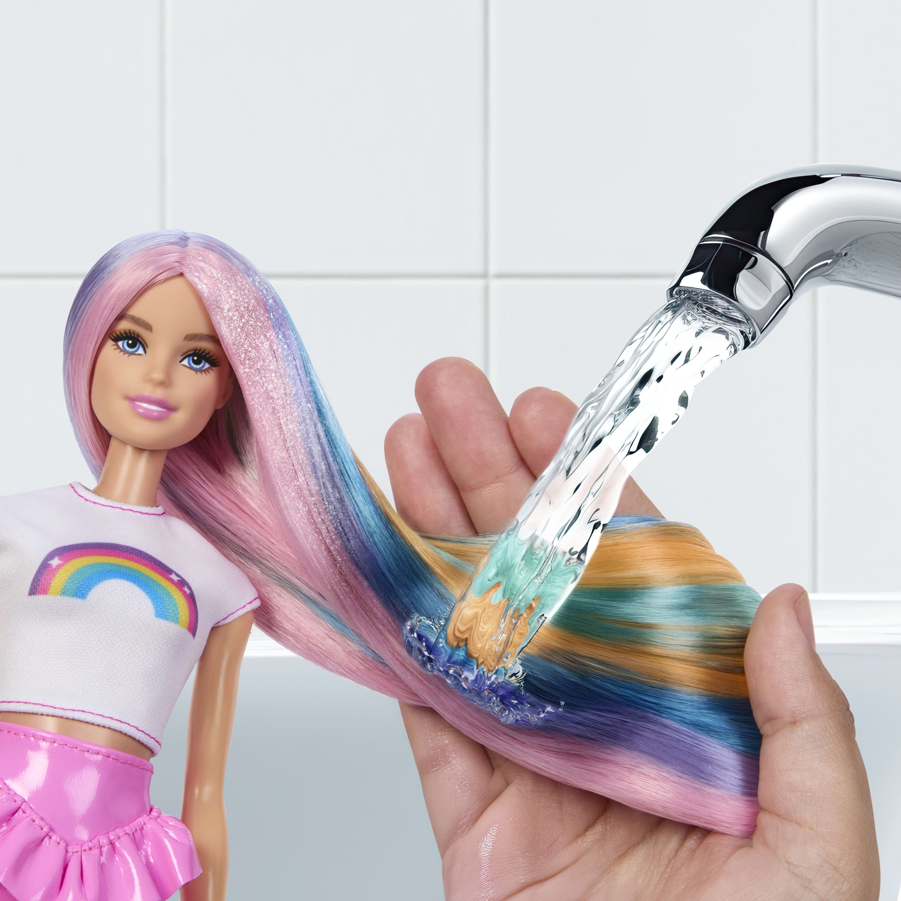 Muñeca Cabello Destellos Arcoiris Barbie