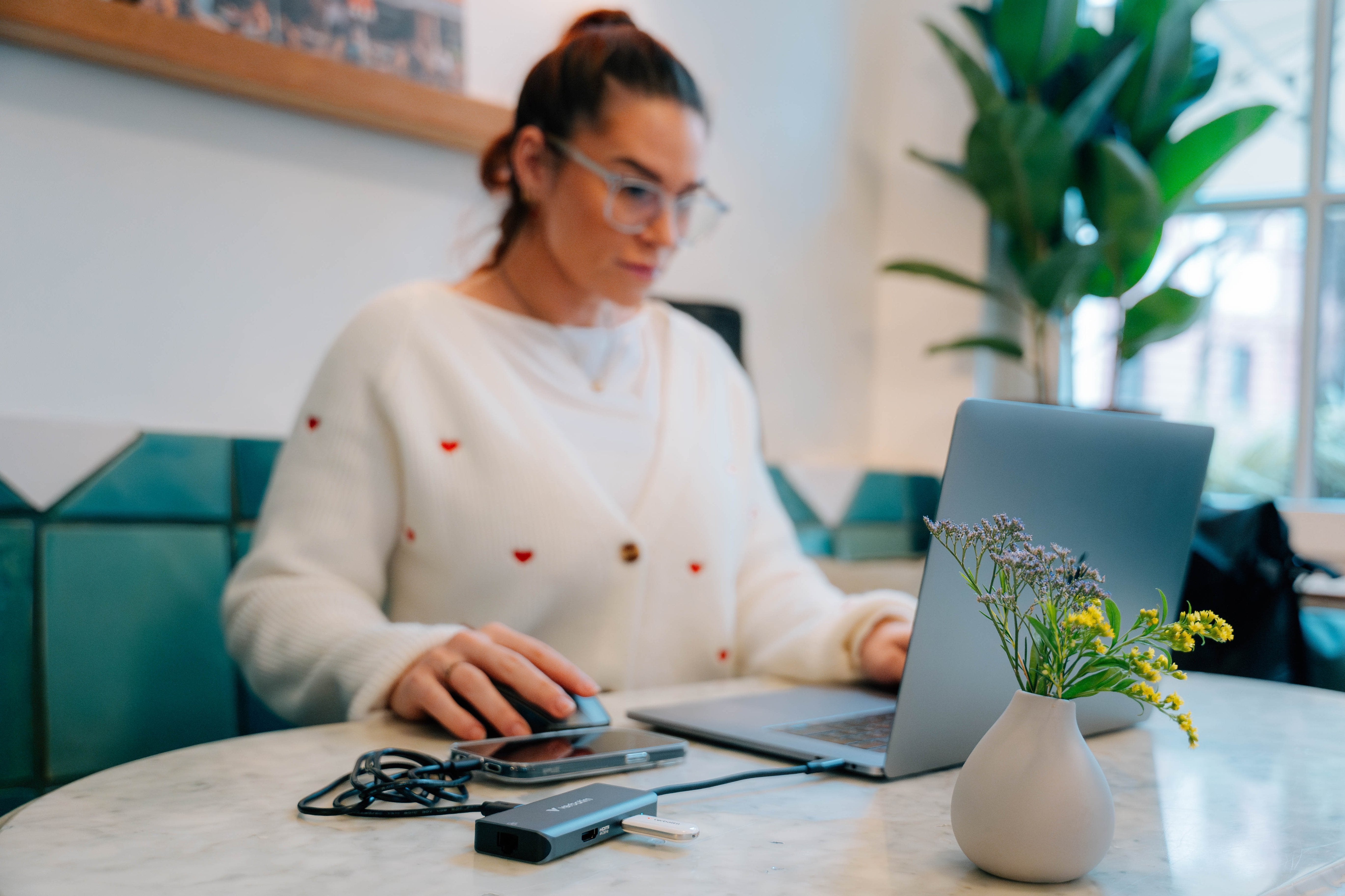 Verbatim Usb-C Essentials Multi- Port Hub 6 Port With Rj45 32157