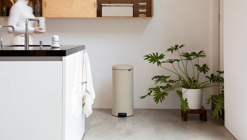 EAN 8710755149962 - Brabantia NewIcon 30 L Alrededor Beige imagen 3