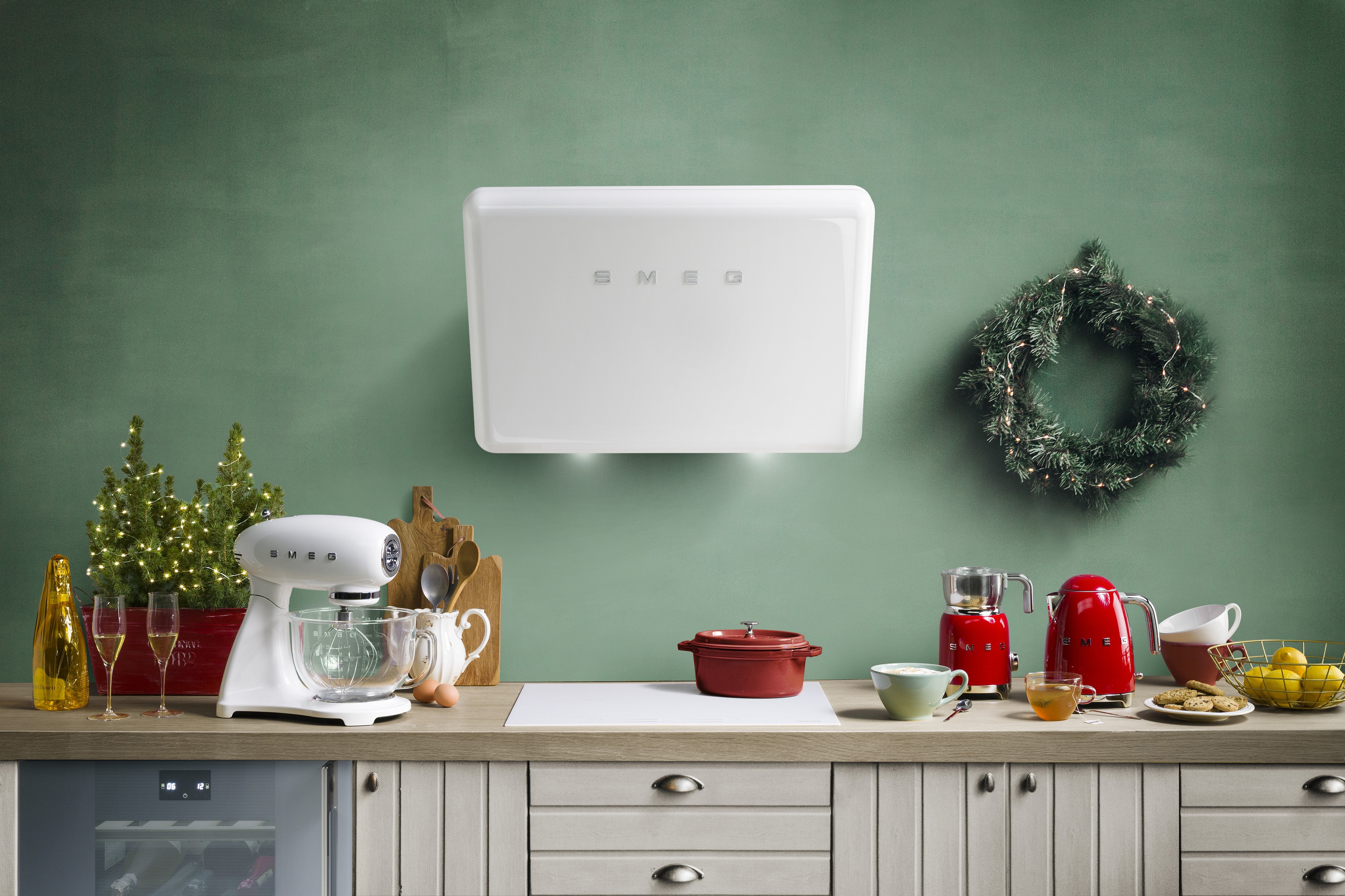 EAN 8017709228095 - Smeg KLF03RDEU tetera eléctrica 1,7 L 2400 W Rojo imagen 4