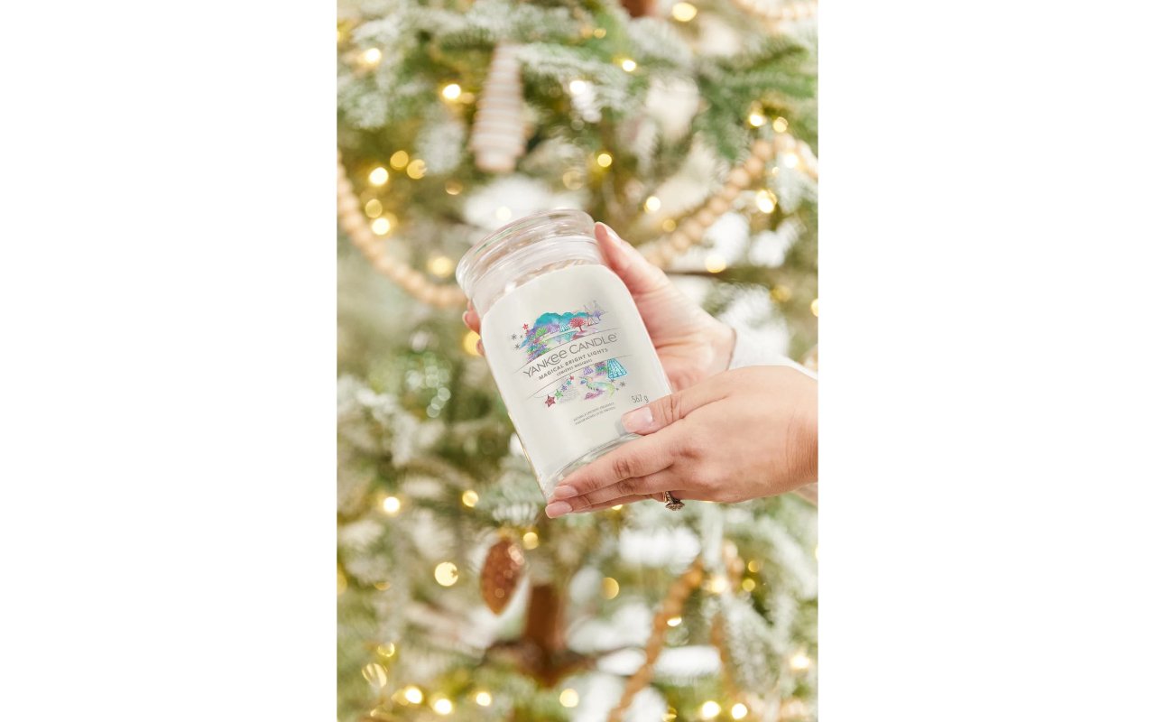 EAN 5038581154060 - Yankee Candle 1743383E vela Cilindro Jazmín, Menta, Pera, Vainilla Blanco 1 pieza(s) imagen 3