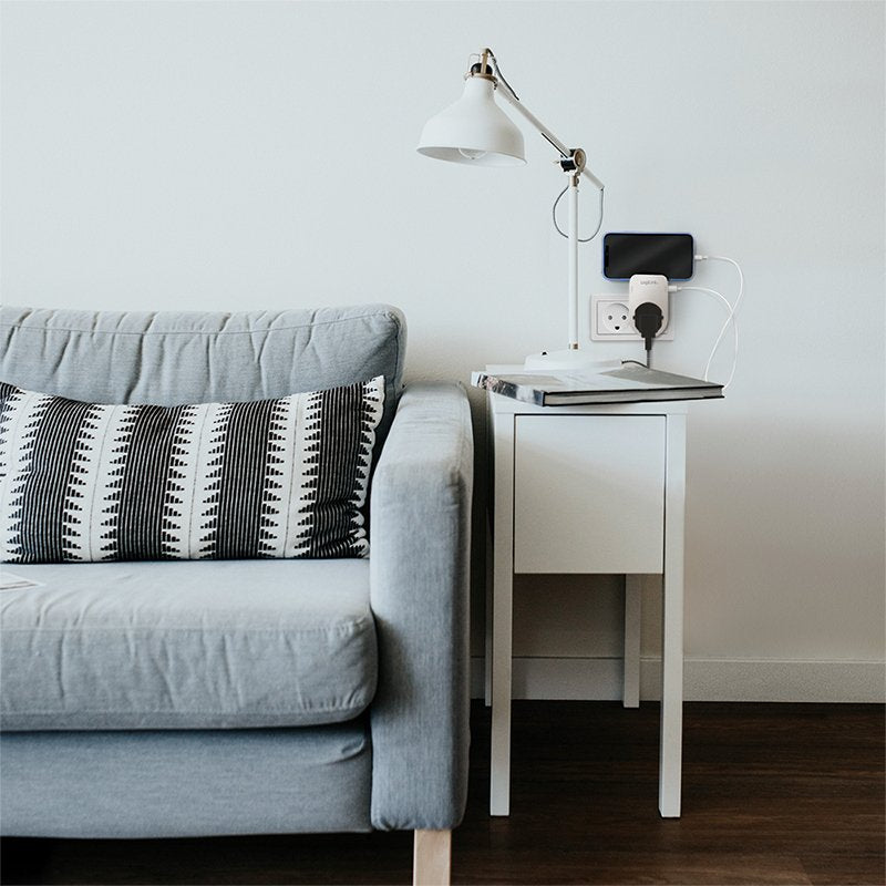 Adaptador De Enchufe Logilink Con Emante, 1x Cee 7 3 Y 2x Usb-A