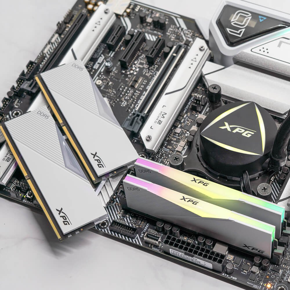 Memoria Adata Dimm 16 Gb Ddr5-6000 (1x 16 Gb)Blanco, Ax5u6000c3016g-Clarwh, Lancer Rgb, Intel Xmp