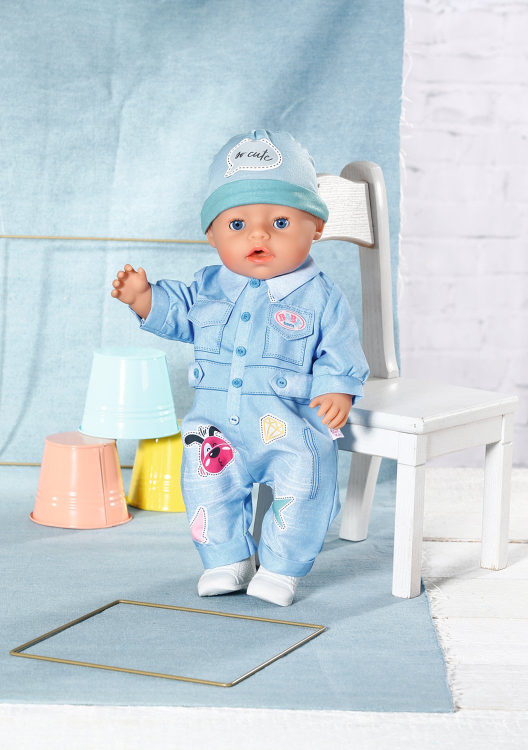 Zapf Creation Baby Born® Deluxe Jeans Peto 43cm, Accesorios Para Muñecas De Una Pieza, Gorro Y Zapatos 832592