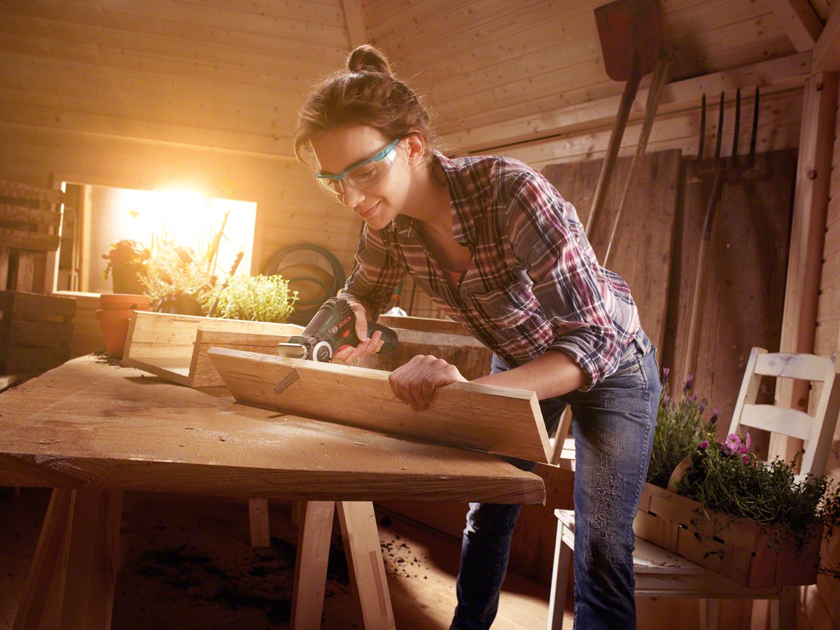 Motosierra Bosch De Batería Nanoblade Easycut 12 Solo, 12 Voltios, Motosierra Verde/Negro, Sin Batería Ni Cargador 06033c9001