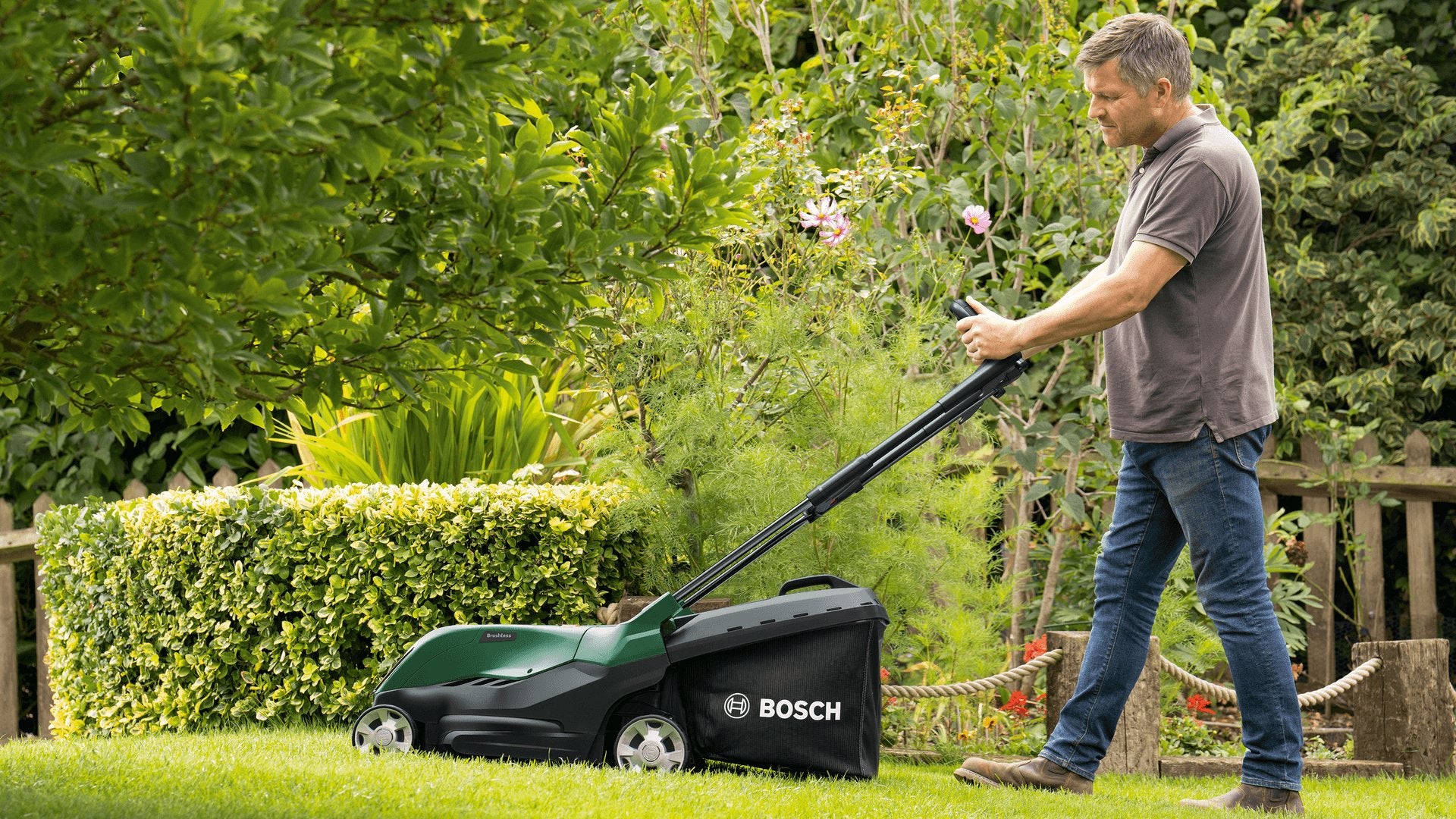 EAN 4059952658032 - Bosch AdvancedRotak Cortacésped de empuje a gasolina Batería Verde imagen 7