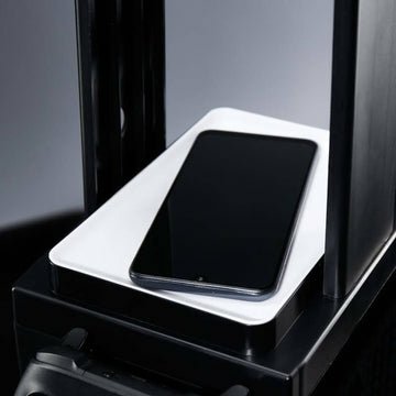 Soporte Para Accesorios De Taquilla Para Juegos Numskull - Deminy Light Logo