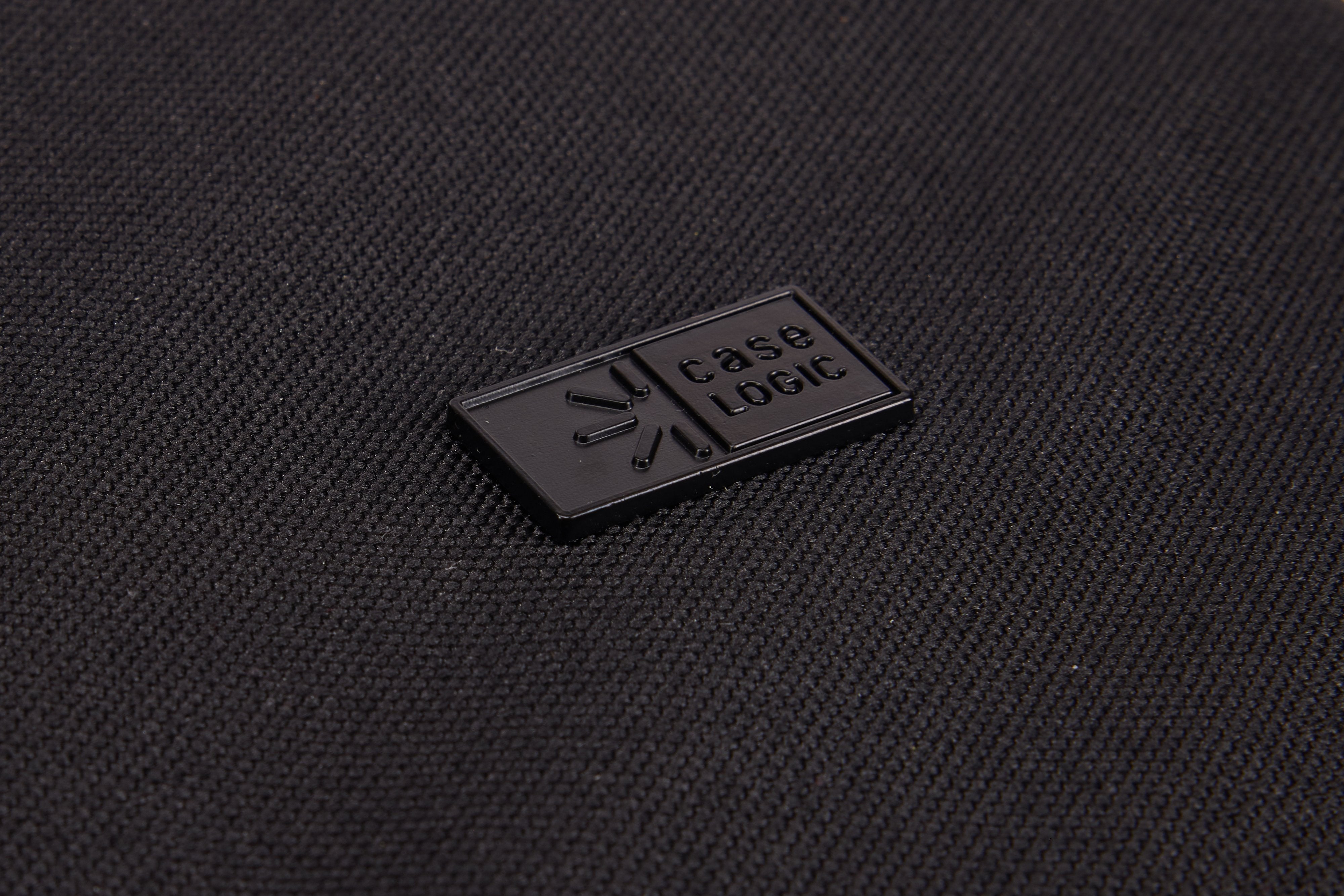 EAN 0085854256353 - Case Logic Invigo Eco INVIA114 Black 35,6 cm (14") Funda Negro imagen 13