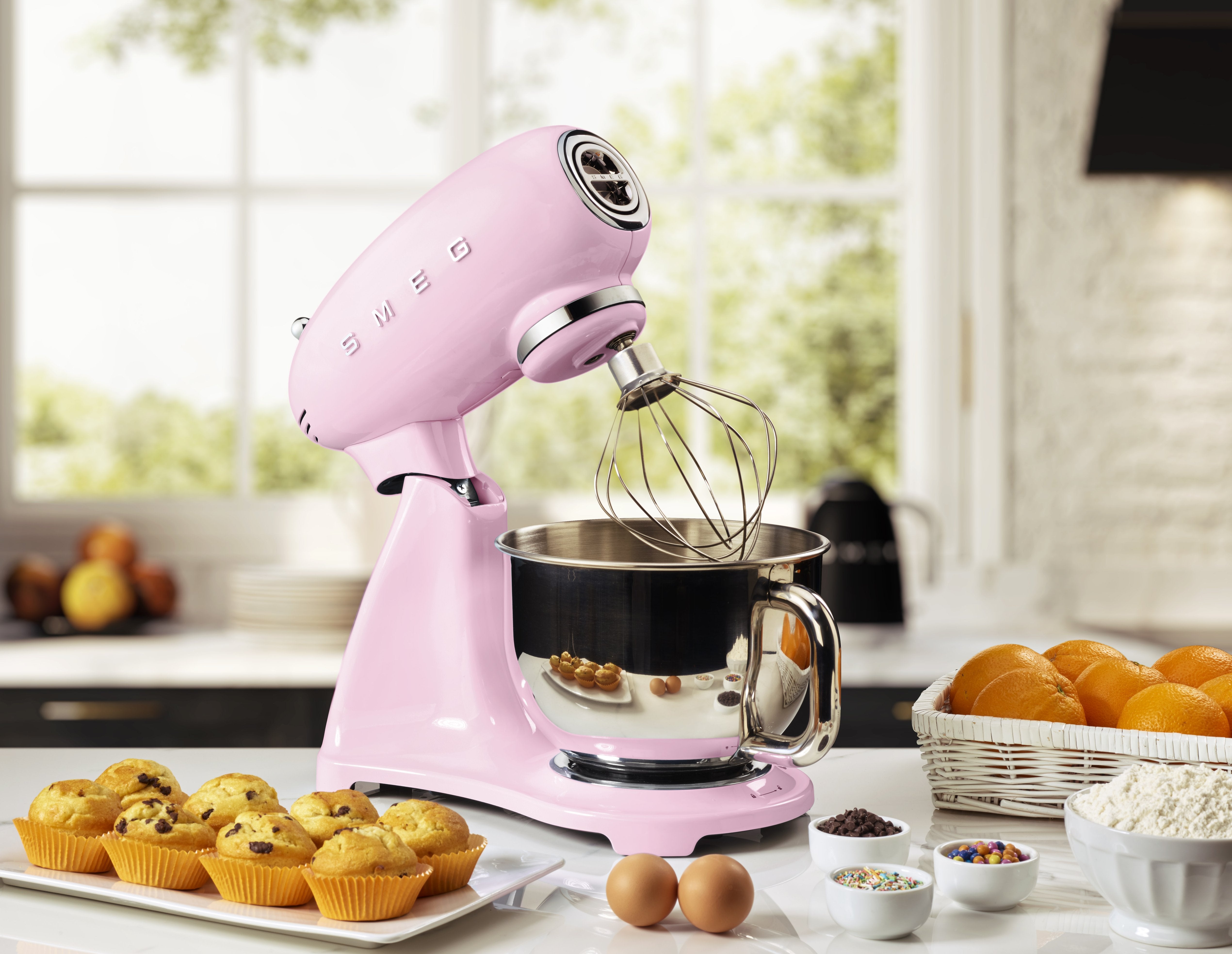 EAN 8017709319212 - Smeg SMF03PKEU batidora Batidora de varillas 800 W Rosa imagen 11