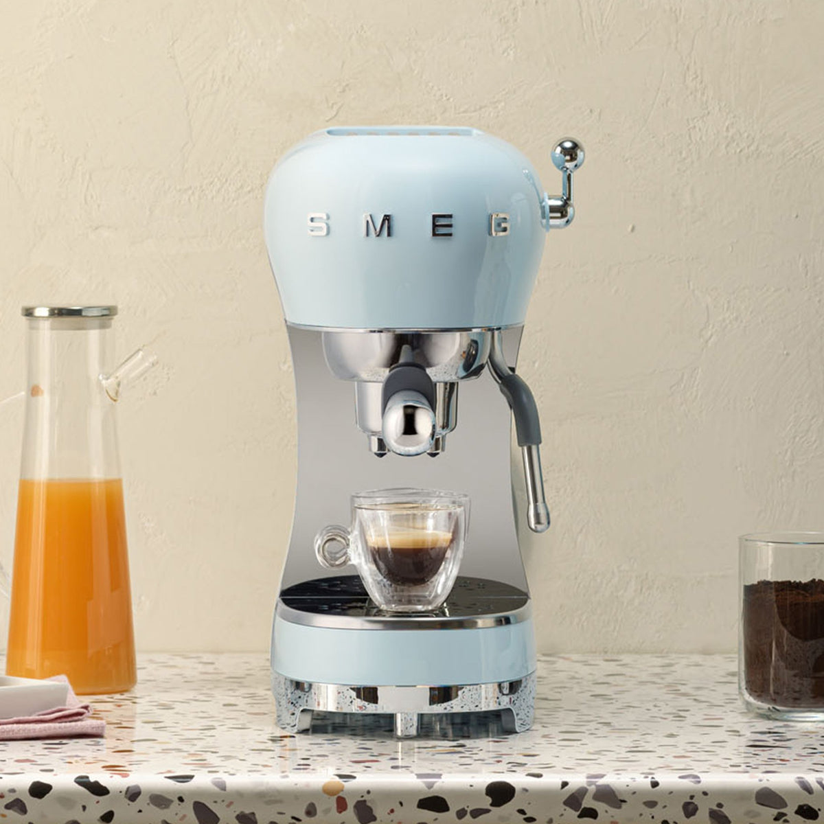 EAN 8017709324766 - Smeg ECF02PBEU cafetera eléctrica Manual Máquina espresso 1,1 L imagen 16