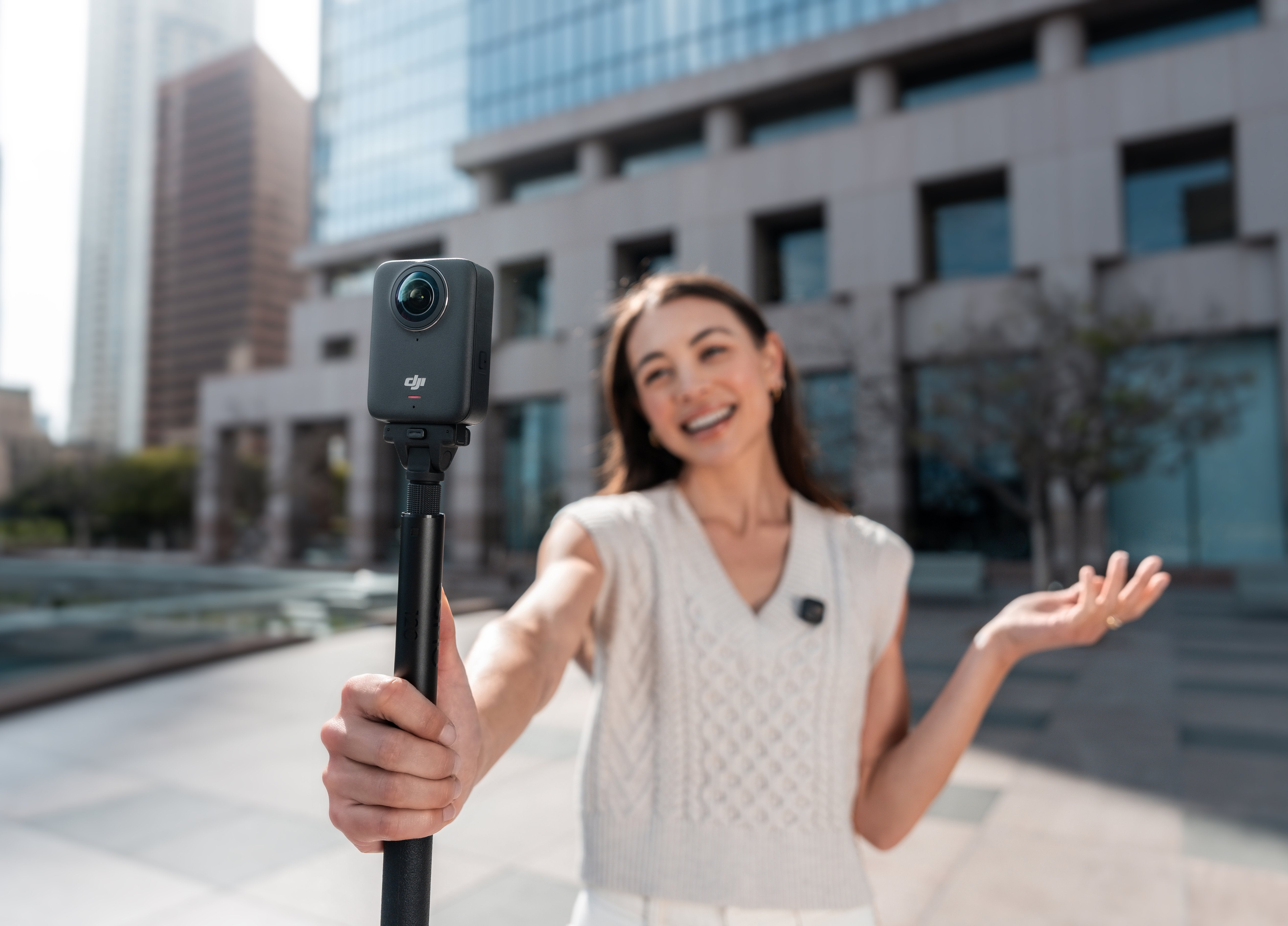 EAN 6937224110502 - DJI Osmo 360 cámara para deporte de acción 120 MP 8K Ultra HD CMOS 25,4 / 1,1 mm (1 / 1.1") Wifi 183 g imagen 17