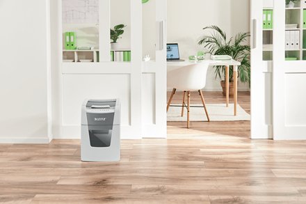 EAN 4002432124084 - Leitz 80110000 triturador de papel Corte cruzado 22 cm Gris, Blanco imagen 6