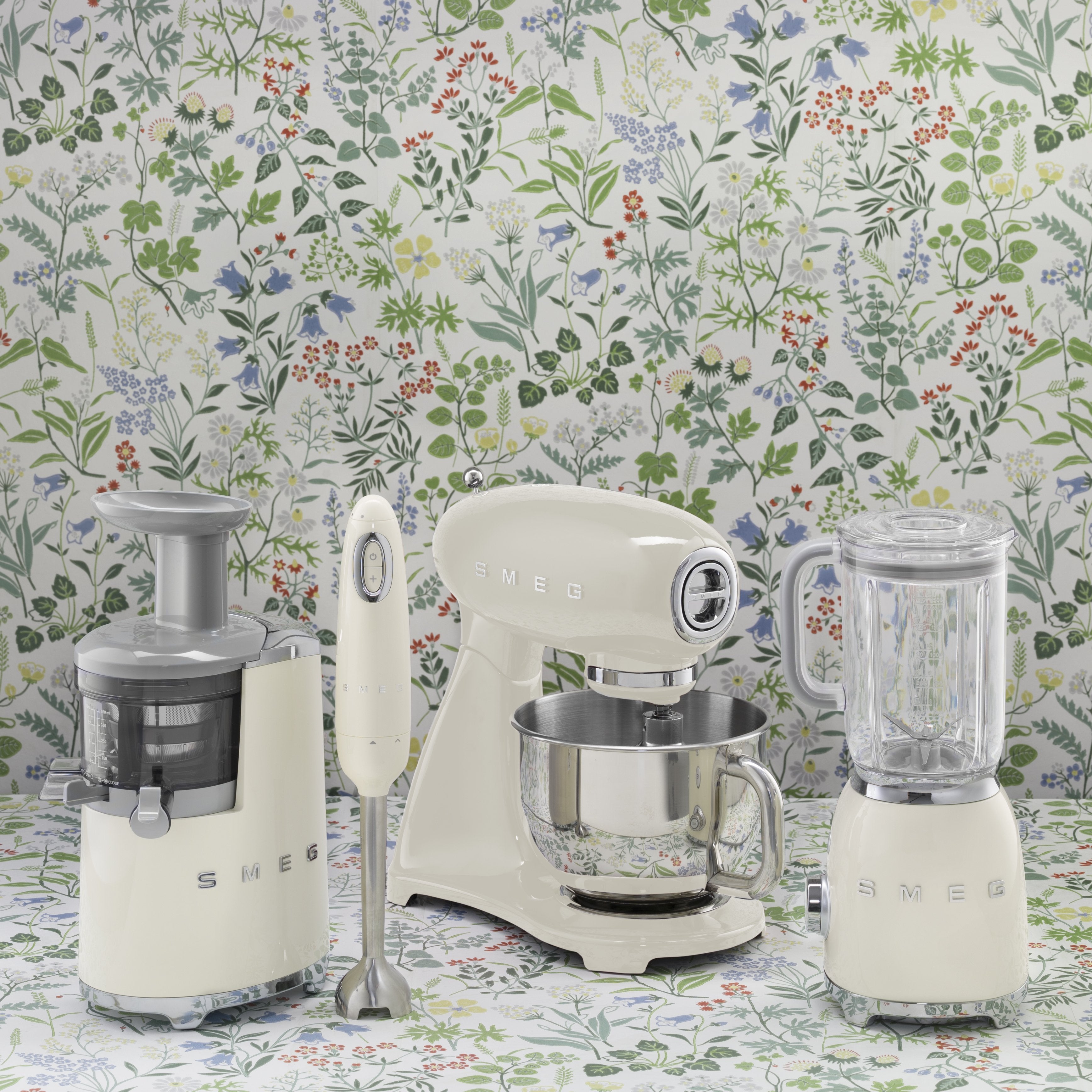 EAN 8017709269159 - Smeg SMF03CREU batidora Batidora de varillas 800 W Crema de color imagen 19