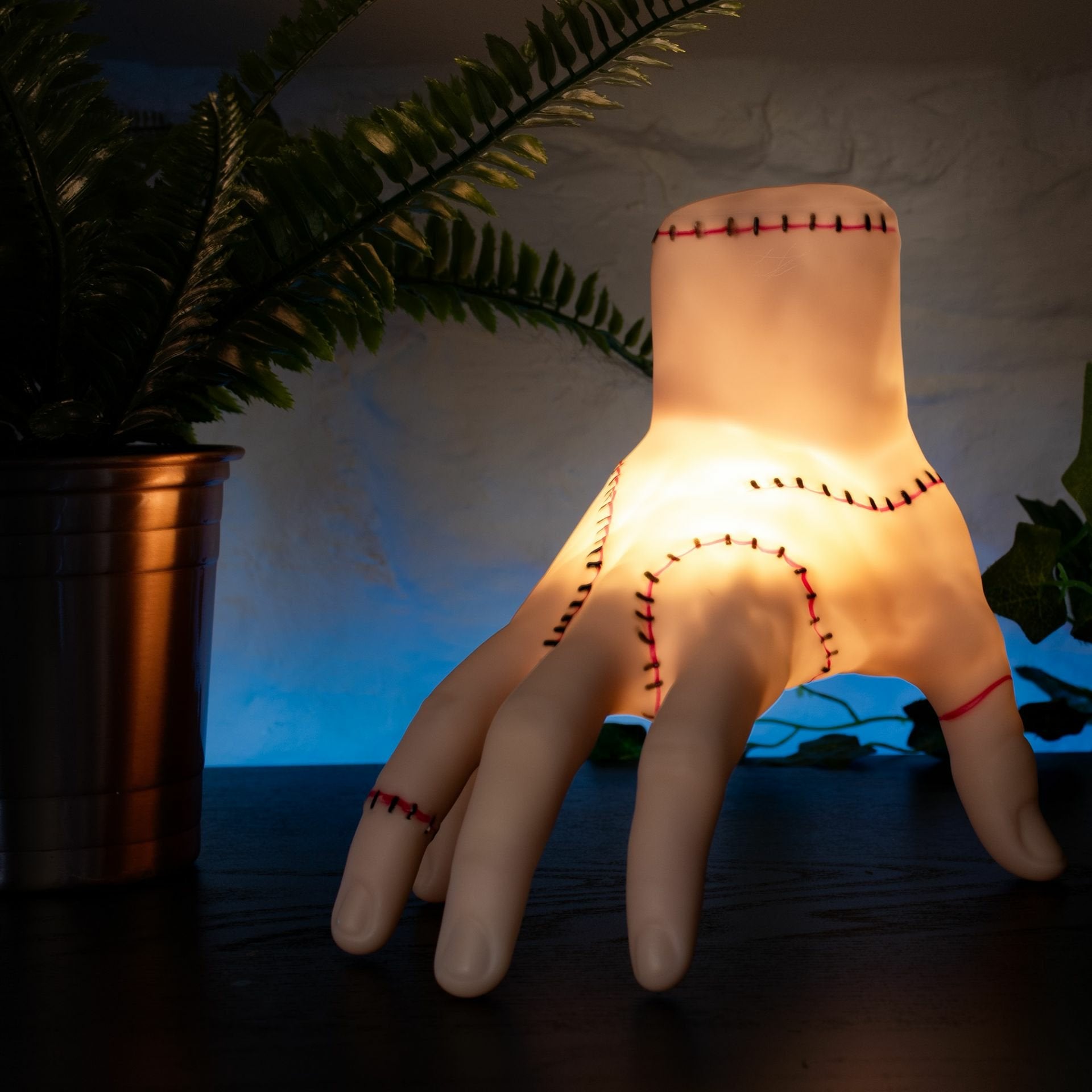 EAN 5056563717409 - Thumbs Up 5056563717409 lámpara de mesa LED Beige imagen 8