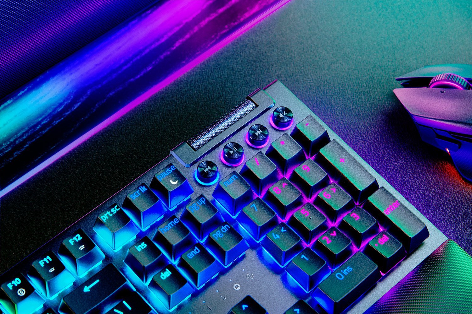 EAN 8887910072011 - Razer BlackWidow V4 Pro teclado Juego USB QWERTY Internacional de EE.UU. Negro imagen 10