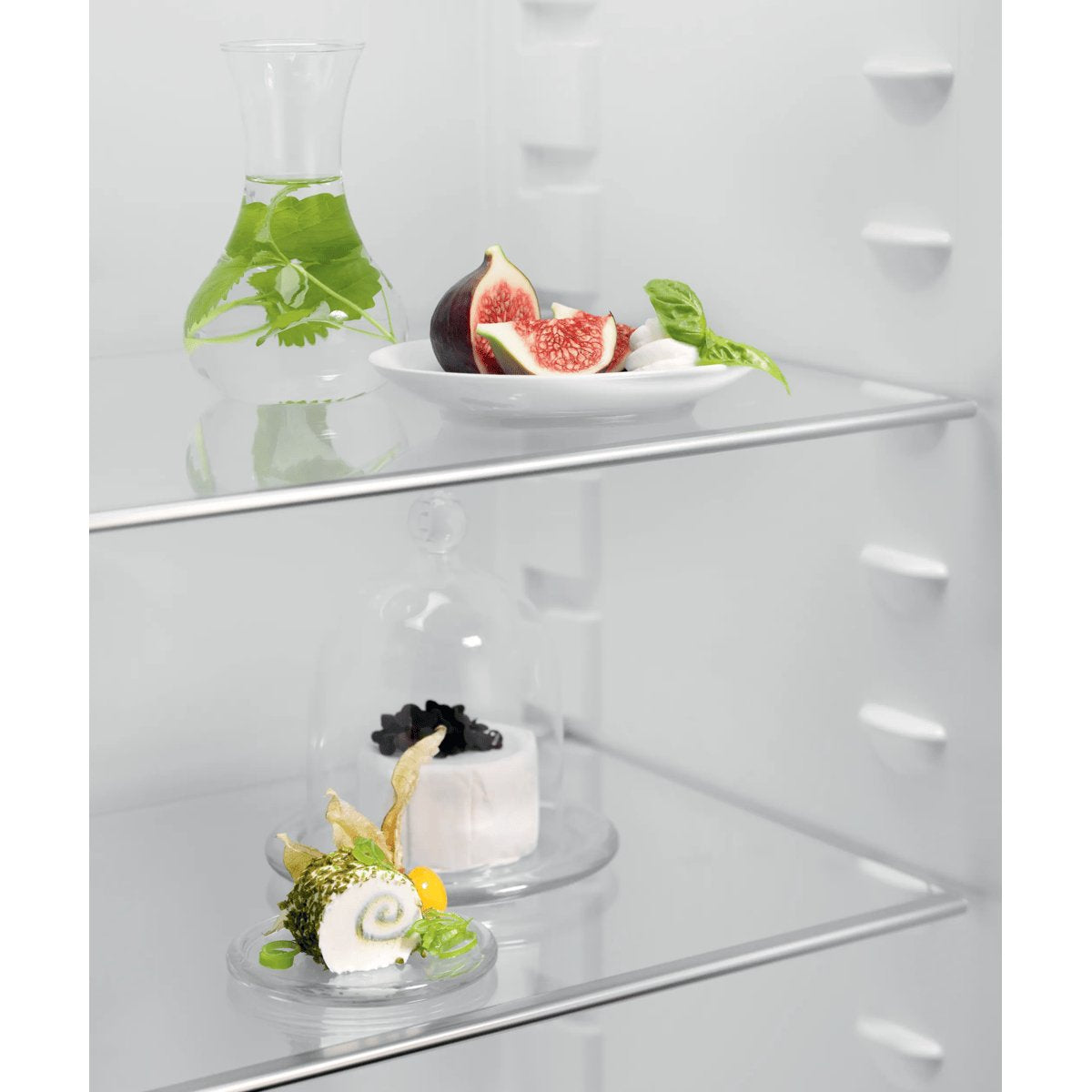 EAN 7332543733088 - Electrolux LRB3AE12S frigorífico Integrado 208 L Blanco imagen 2