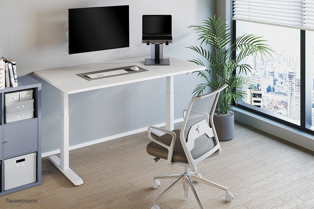 Pie Para Newstar Soporte Portatil De Hasta 16 "Max 5kg, Plegable, Plata / Negro.