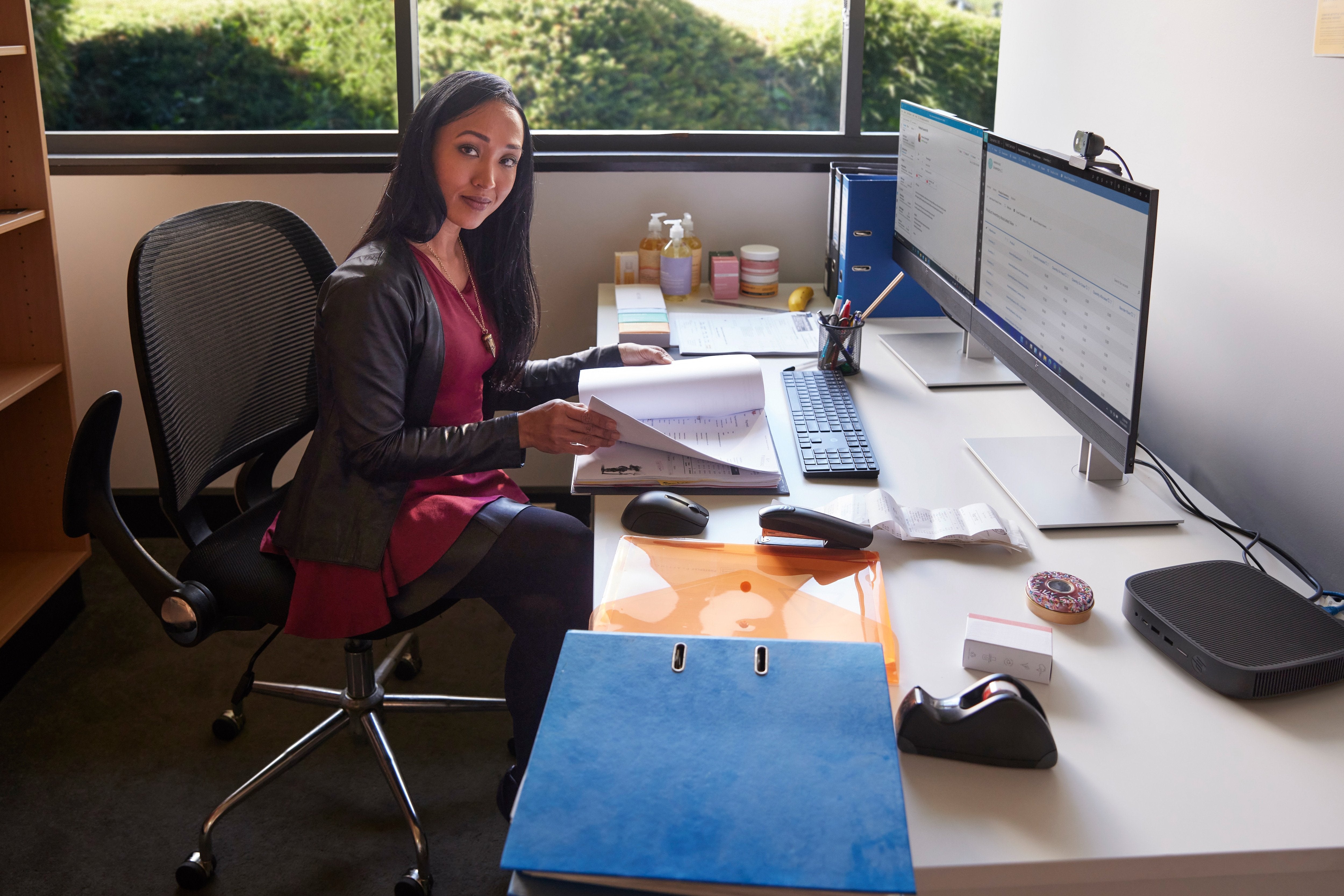 EAN 4573595728131 - HP 325 FHD Webcam cámara web 5 MP 1920 x 1080 Pixeles USB Negro imagen 10