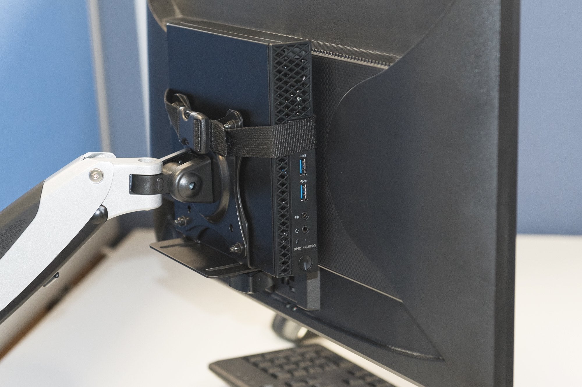 EAN 4016032423805 - Digitus DA-90360 soporte para monitor Escritorio Negro imagen 4