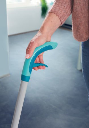 EAN 4006501566904 - Leifheit Easy Spray XL fregona Microfibra Seca y húmeda Verde, Blanco imagen 5