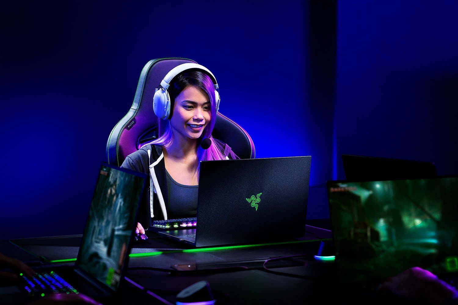 EAN 8887910060131 - Razer BlackShark V2 Pro Auriculares Inalámbrico Diadema Juego Bluetooth Blanco imagen 4