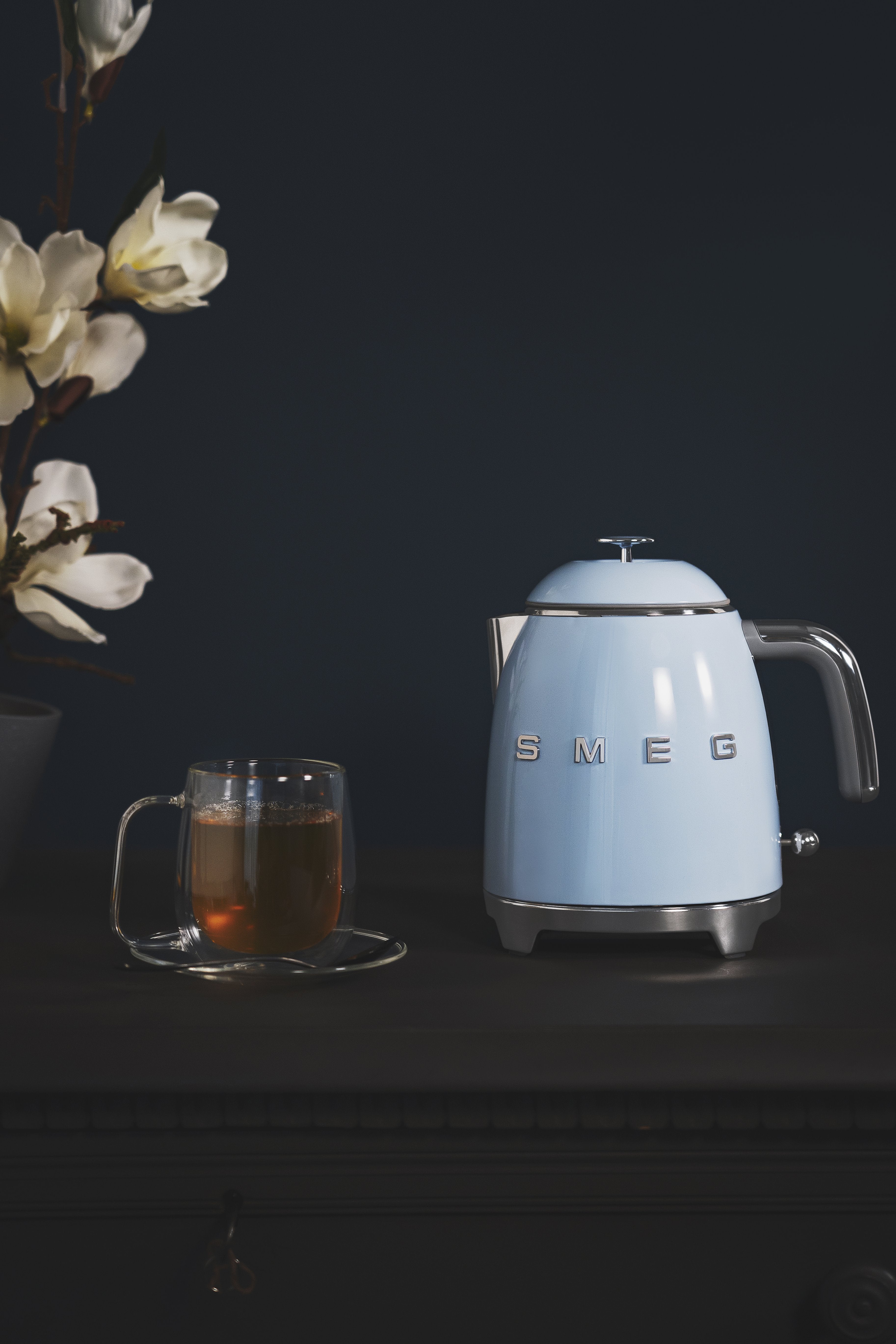 EAN 8017709302191 - Smeg KLF05PBEU tetera eléctrica 0,8 L 1400 W Azul imagen 18