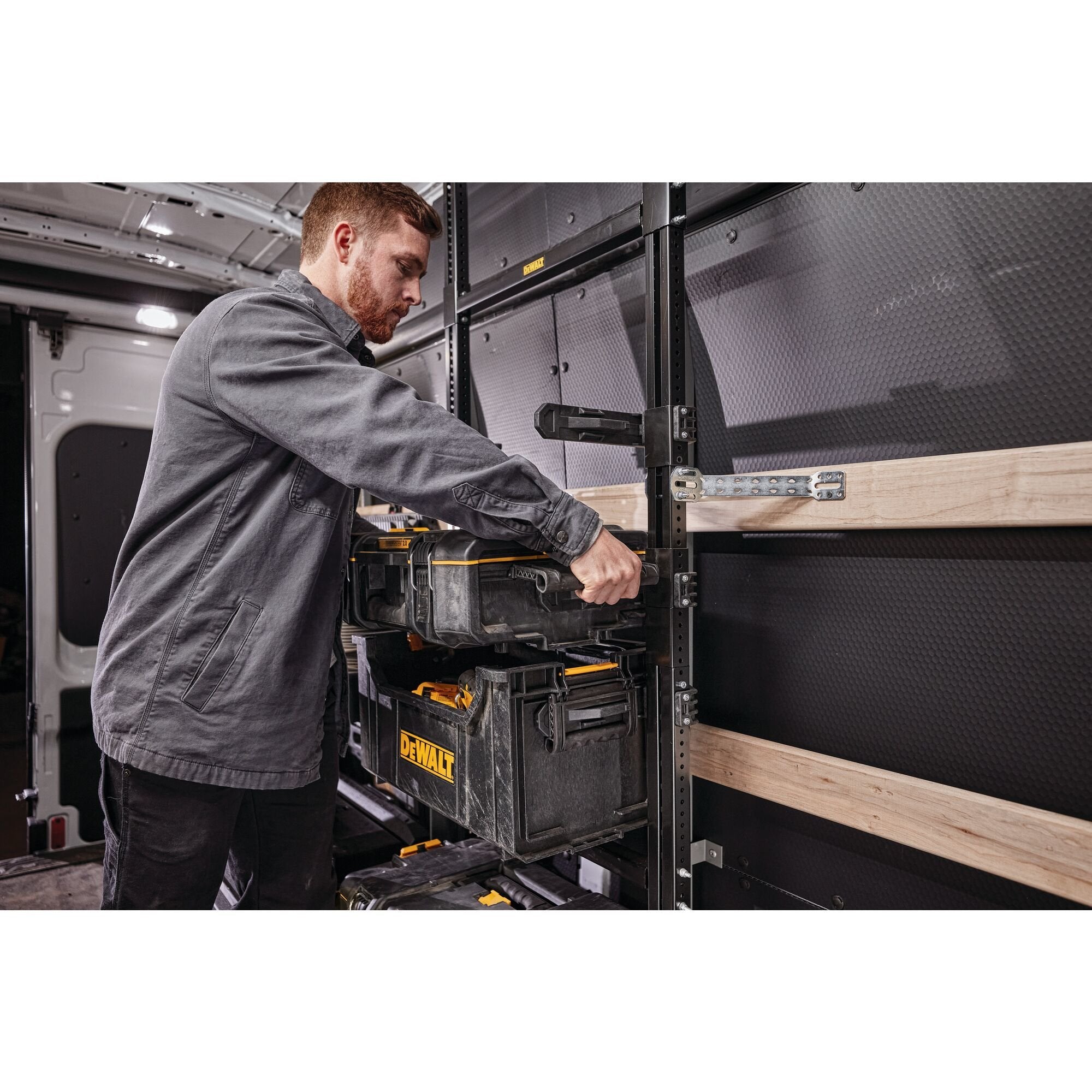 EAN 3253561832932 - DeWALT DWST83293-1 caja de herramientas imagen 6