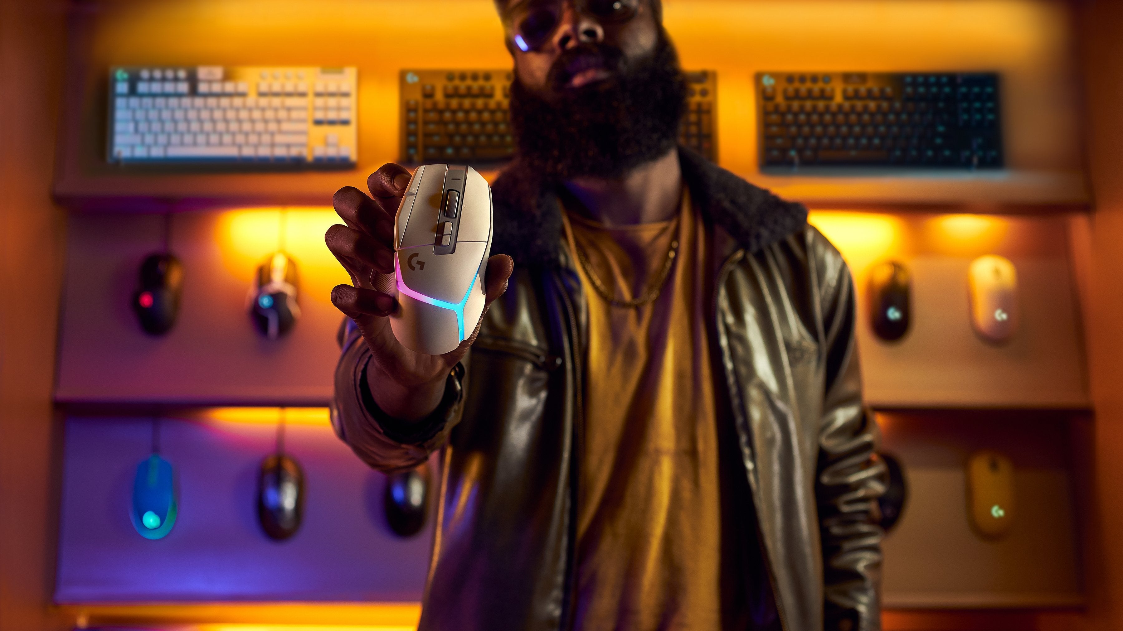 EAN 5099206096356 - Logitech G 910-006171 ratón Juego mano derecha RF inalámbrico Óptico 25600 DPI imagen 4