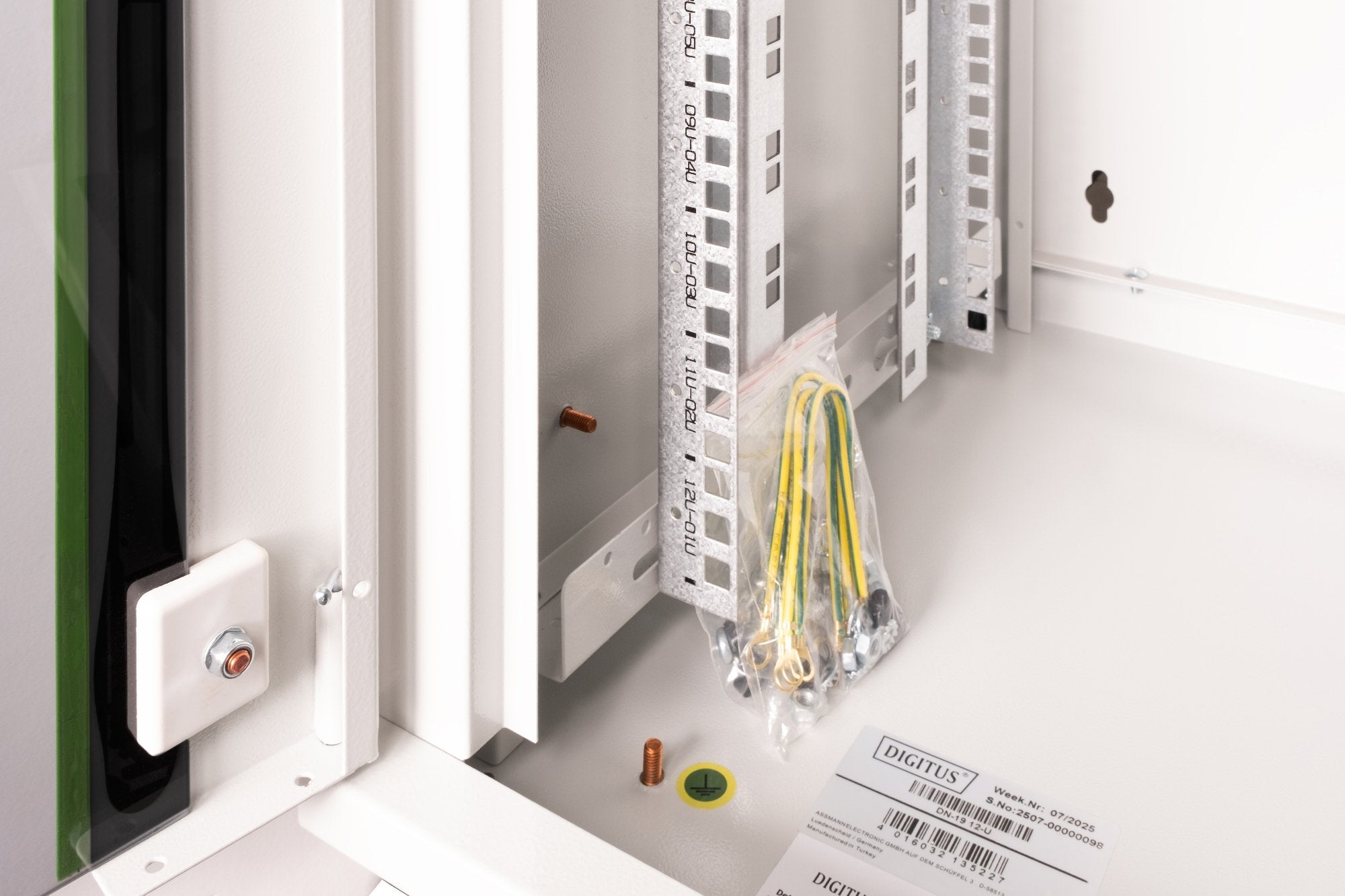 EAN 4016032135227 - Digitus DN-19 12-U armario rack 12U Bastidor de pared Gris imagen 5