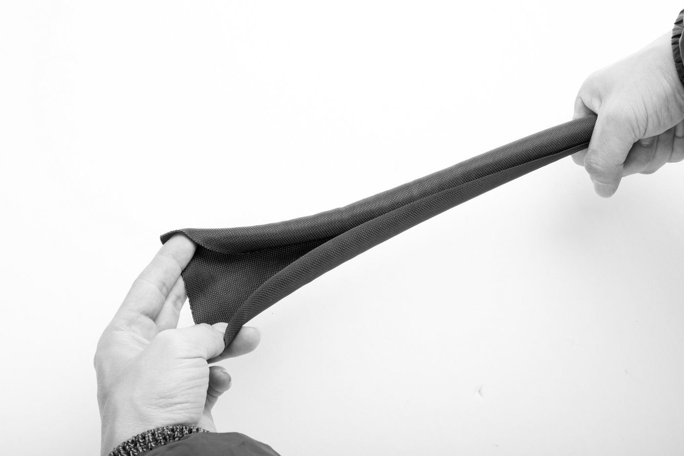 EAN 5704174077213 - Vivolink VLSC102500B pasacables Negro imagen 2