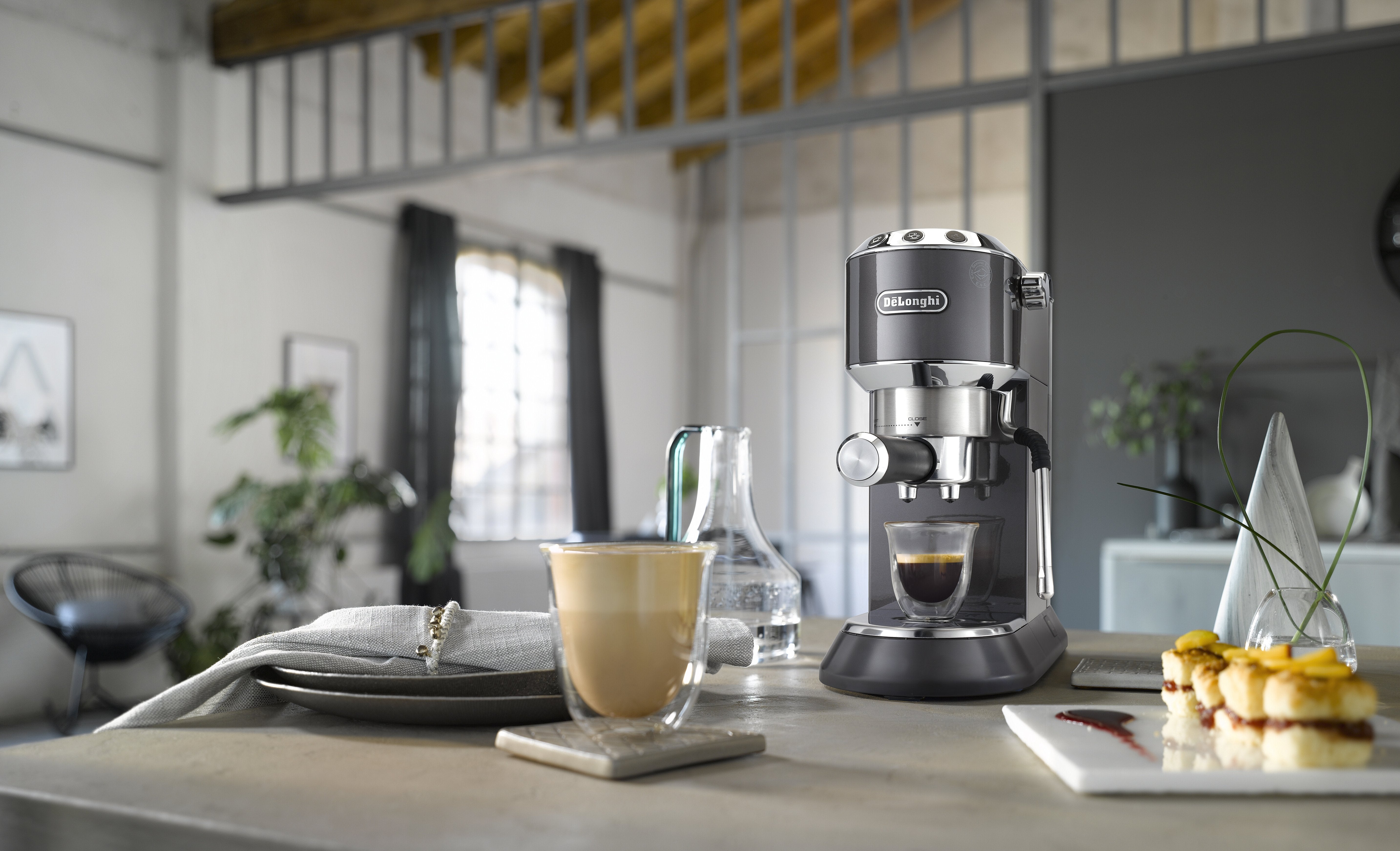 EAN 8004399024922 - De’Longhi EC885.GY Manual Máquina espresso 1 L imagen 2